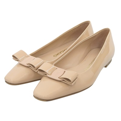 極美品 フェラガモ
パンプス ピンクベージュ レディース 5.5