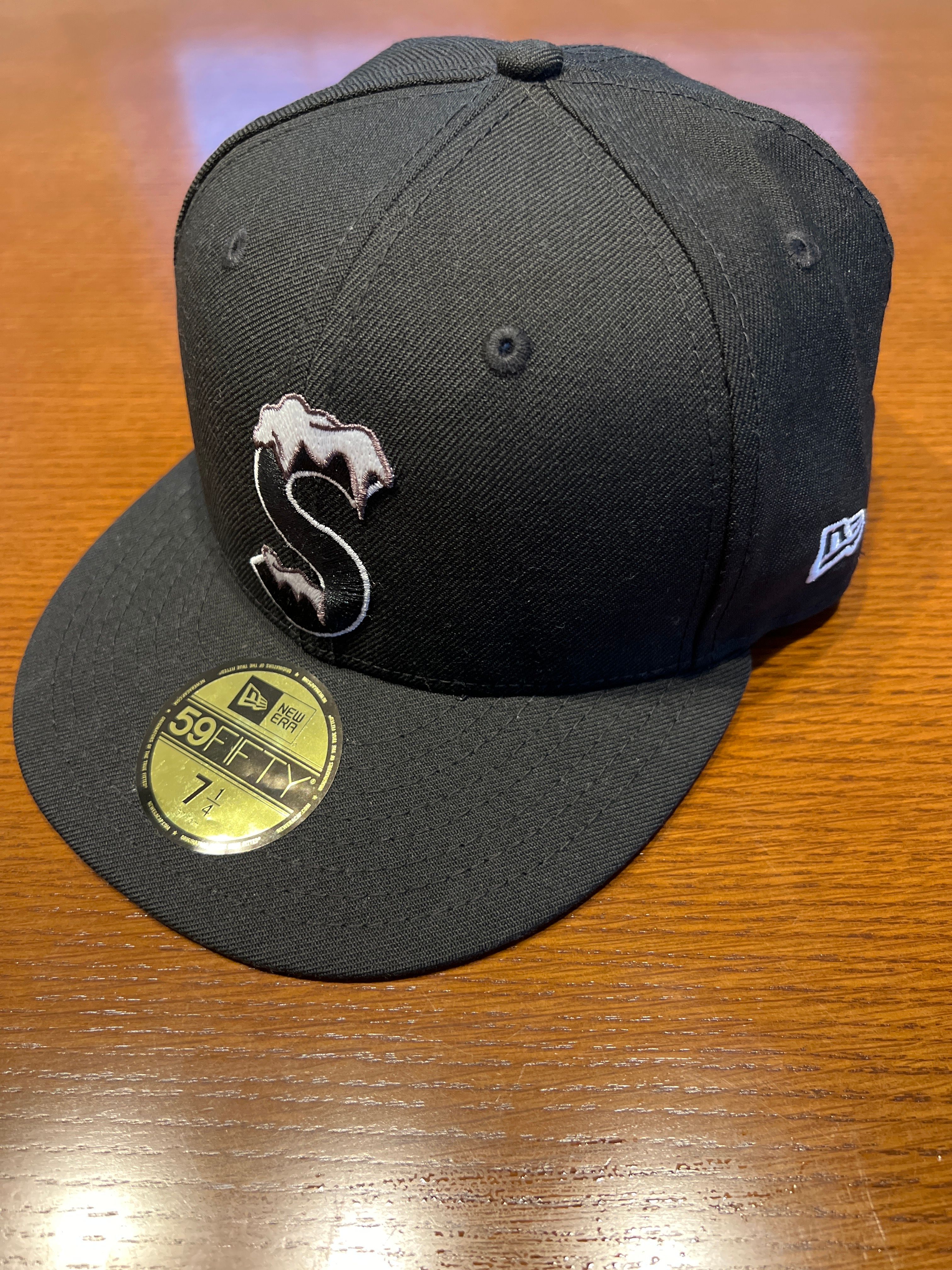 Supreme S Logo New Era® "Black" (20FW)