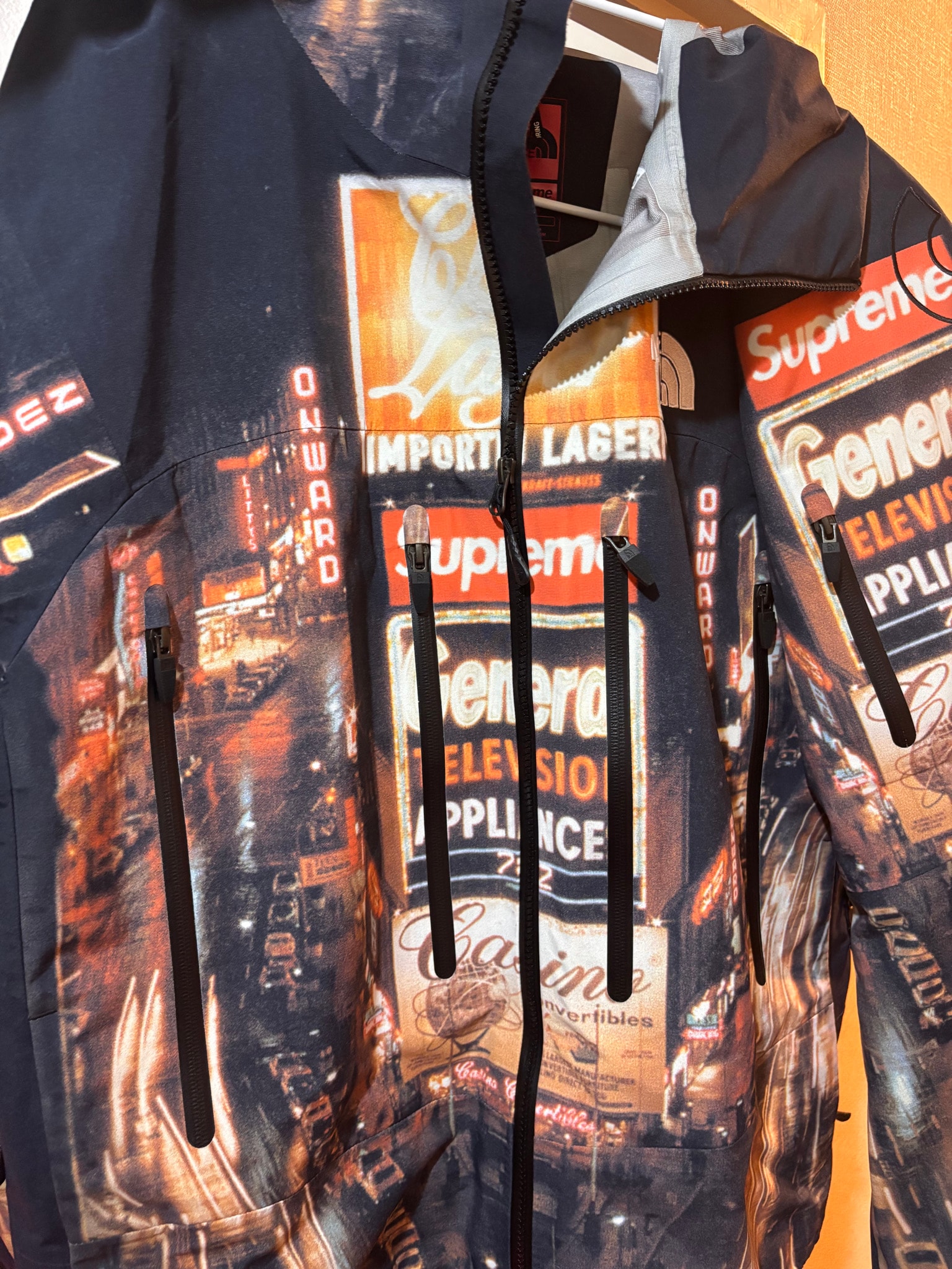 Supreme x The North Face Taped Seam Shell Jacket "Times square" NP52207I x NF0A82RK