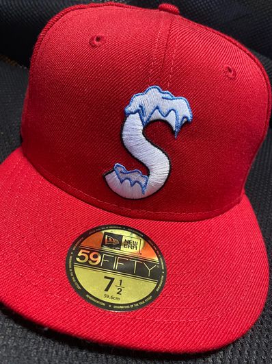 Supreme S Logo New Era® "Red" (20FW)