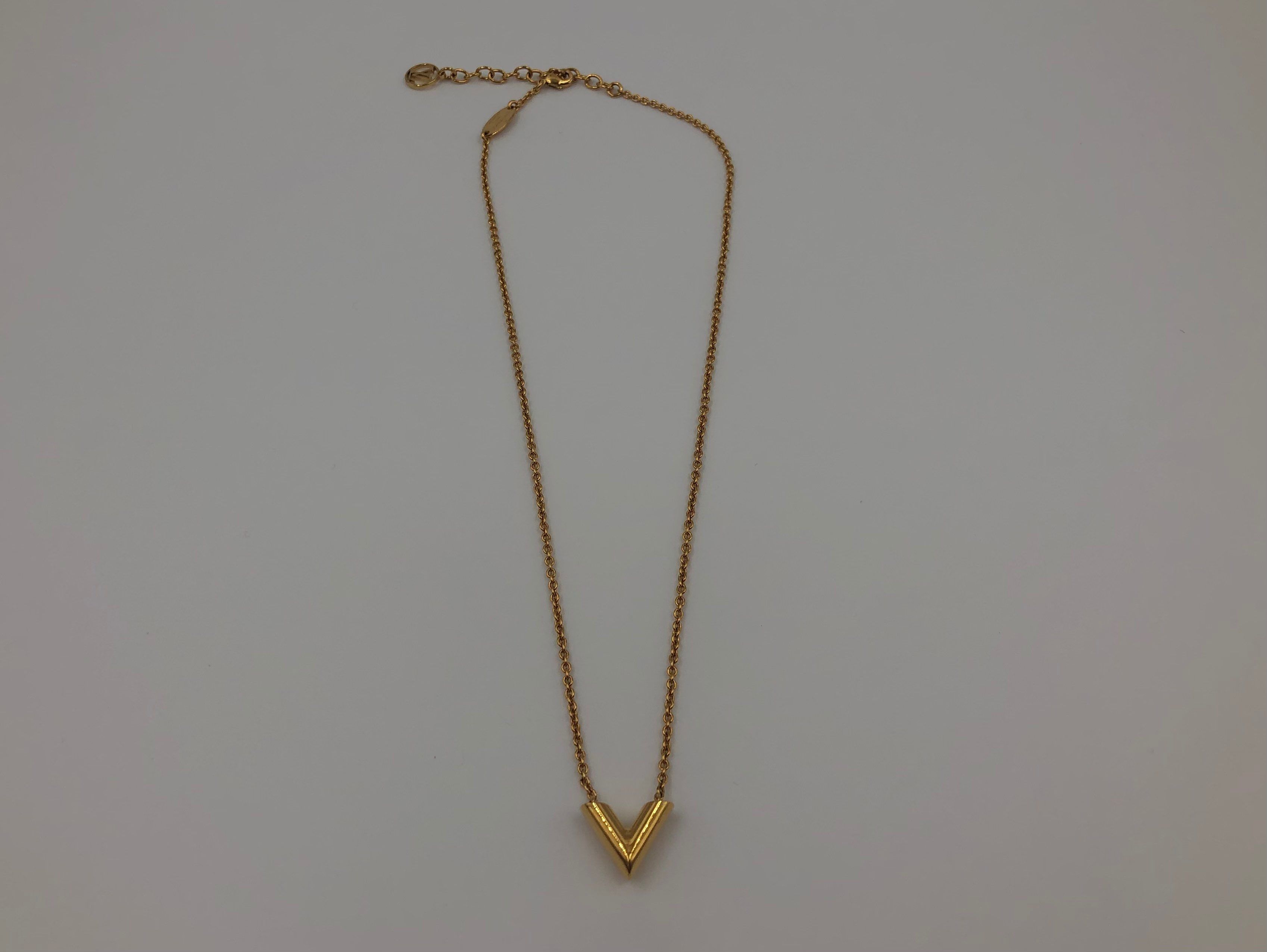 Louis Vuitton Essential V Necklace "Gold"