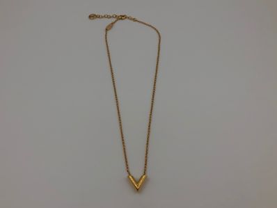 Louis Vuitton Essential V Necklace "Gold"