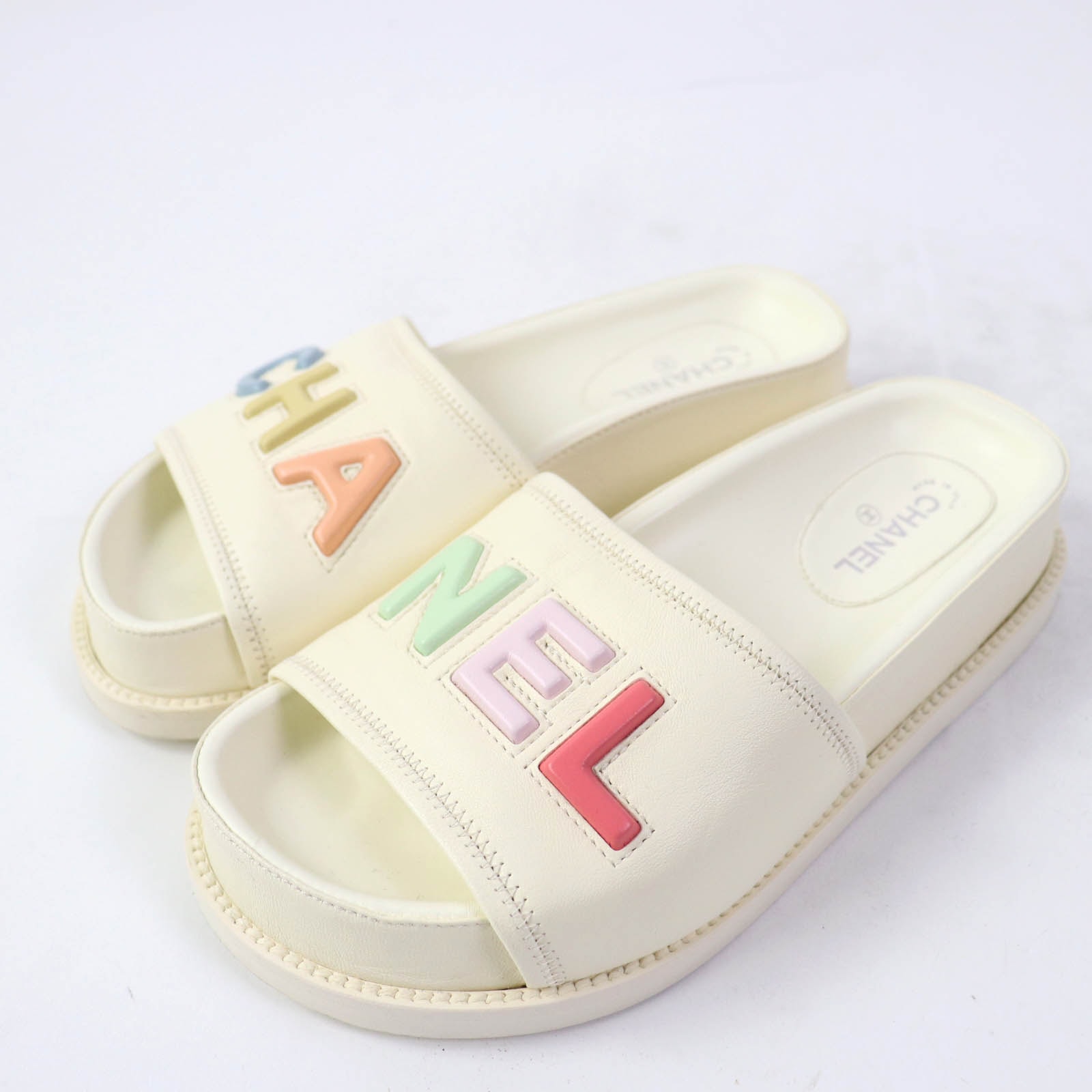 美品 シャネル
 サンダル アイボリー レディース 35 G38933