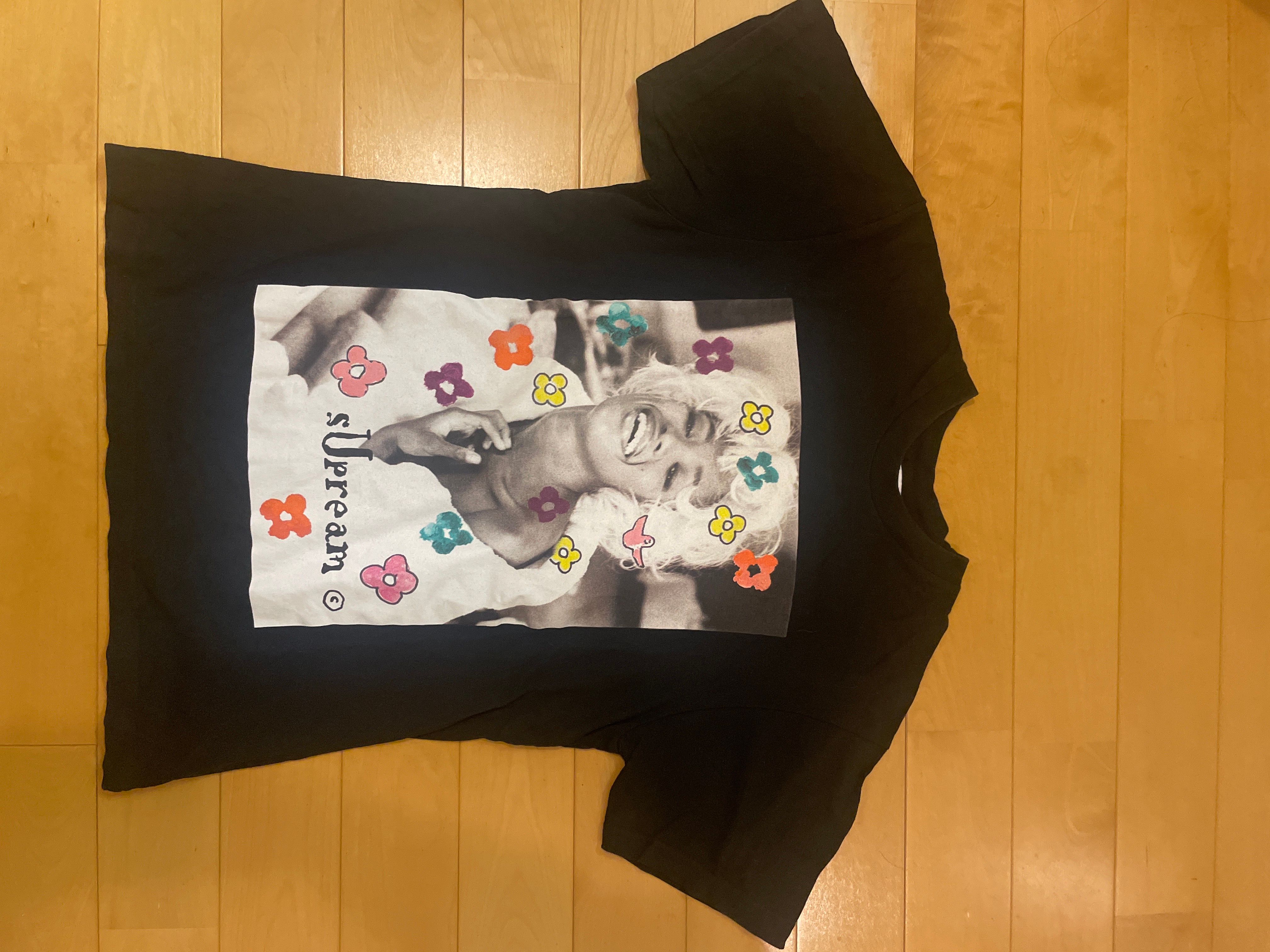 Supreme Naomi Tee "Black"