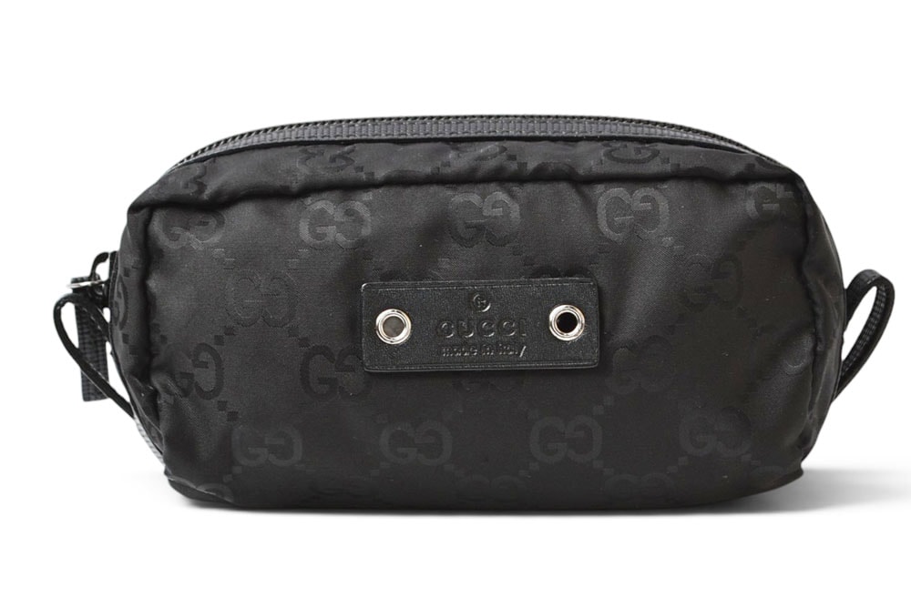 グッチ ポーチ GUCCI GGナイロン 化粧ポーチ/コスメポーチ GGブラック/ブラック 224088【中古】