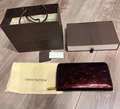 Louis Vuitton Monogram Vernis Zippy Wallet "Amarante"