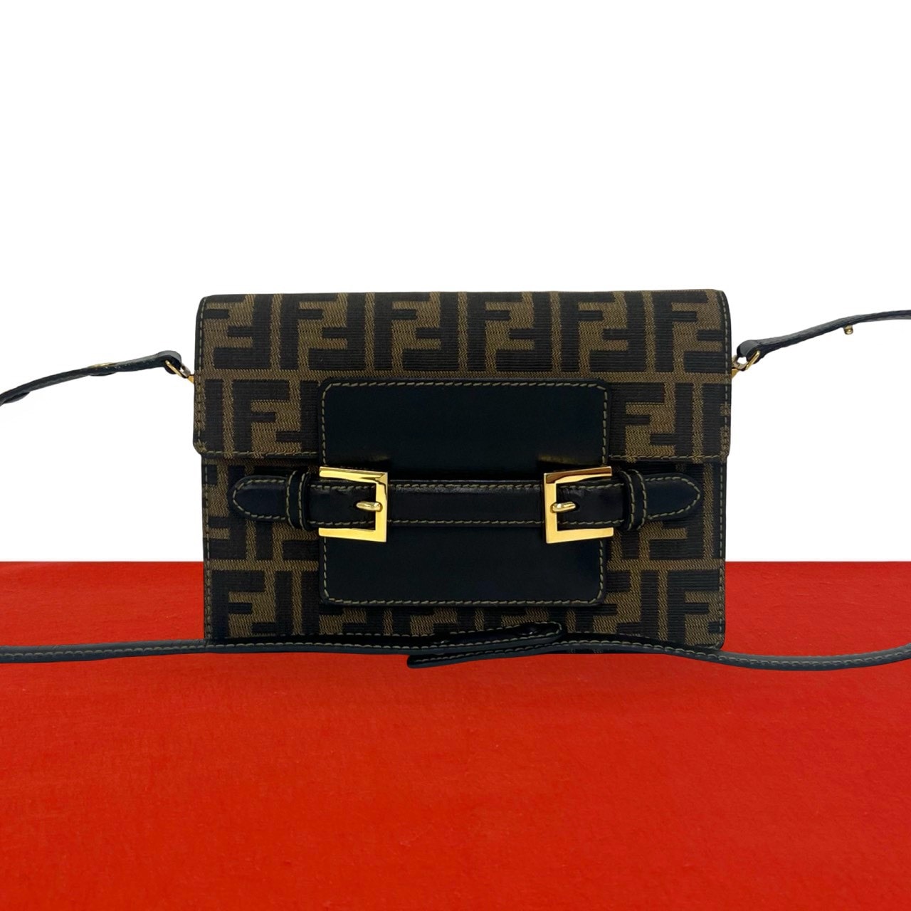 FENDI フェンディ ズッカ FF 柄 キャンバス レザー ショルダーバッグ ブラウン
 21844