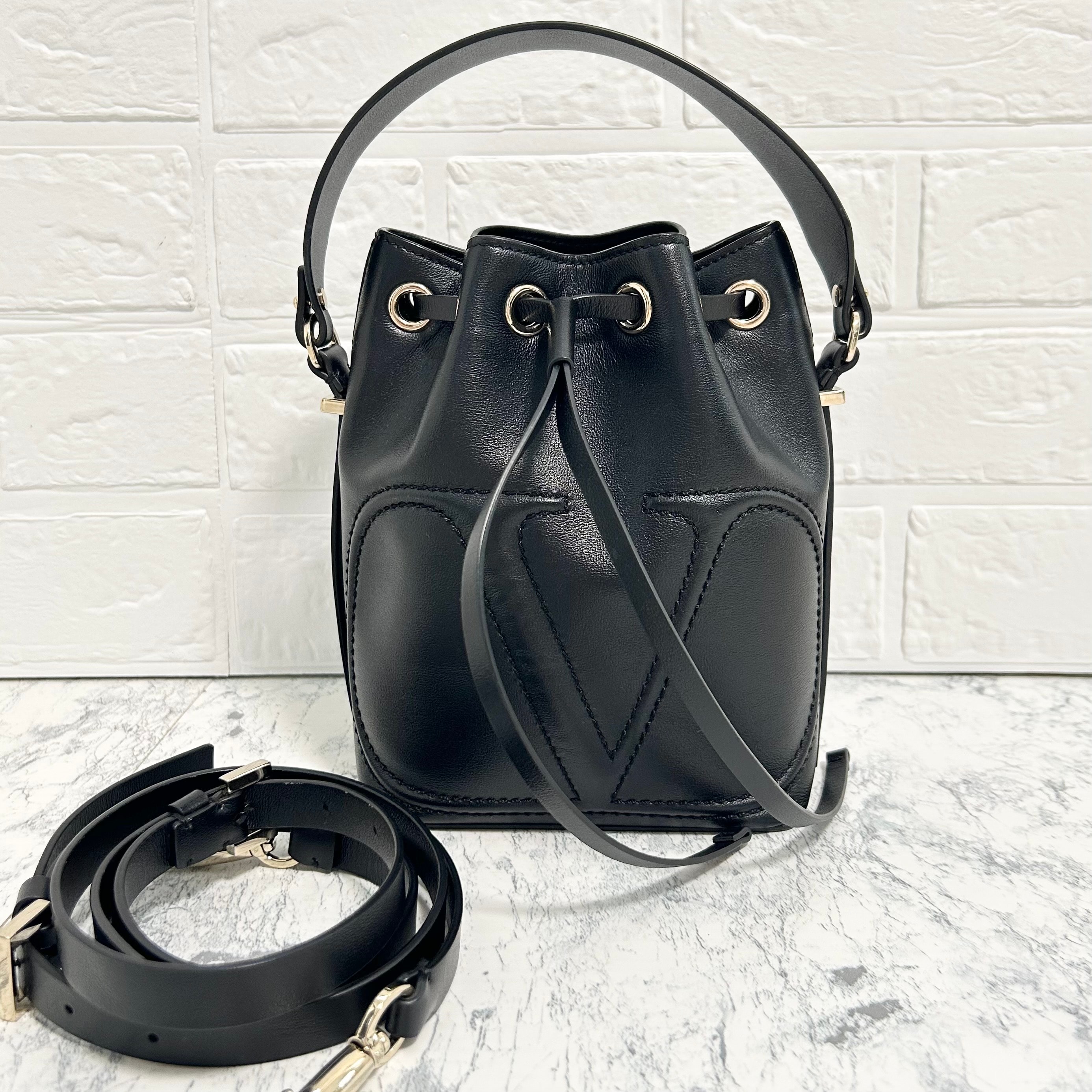 VALENTINO ヴァレンティノ　スタッズ　ショルダーバッグ　ブラック　黒 ヴァレンチノ キャンディスタッズ 斜め掛け チェーン ショルダーバッグ