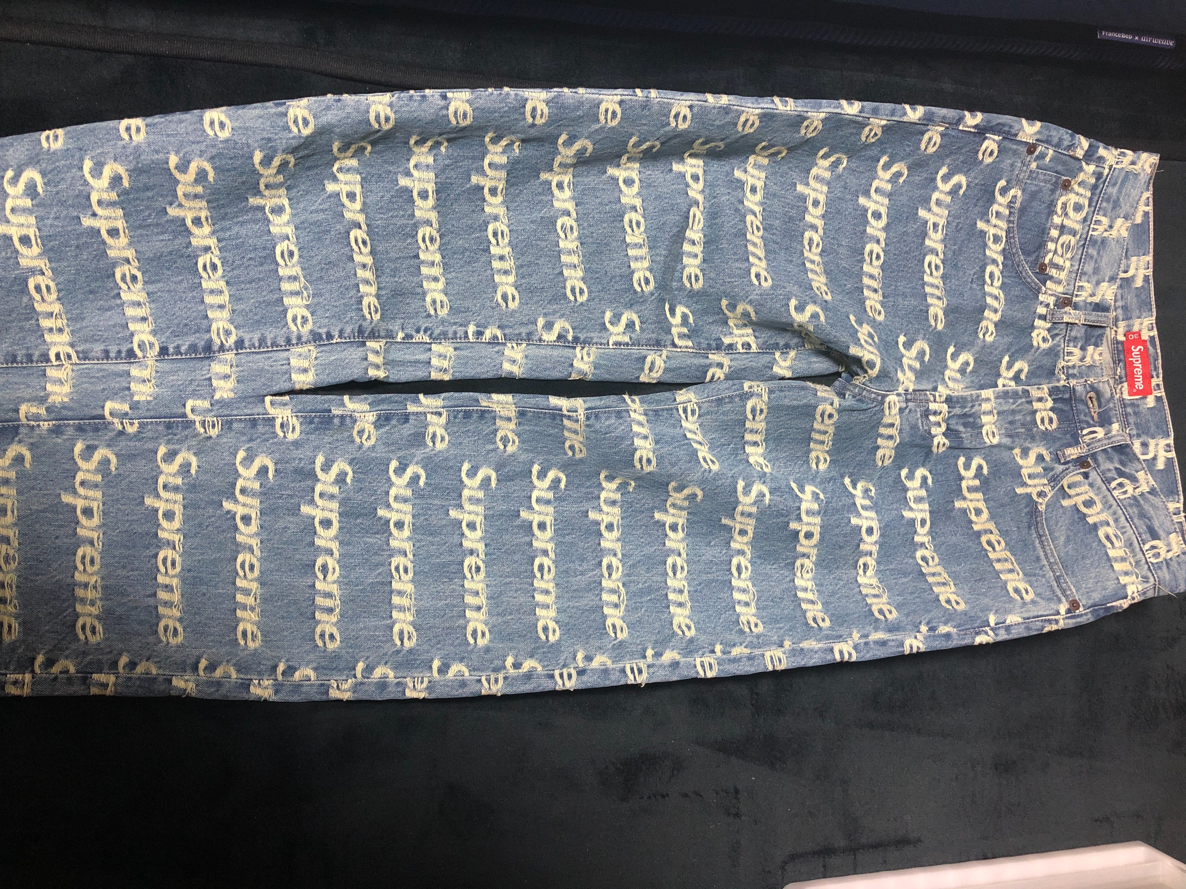 Supreme Frayed Logos Regular Jean "Blue"