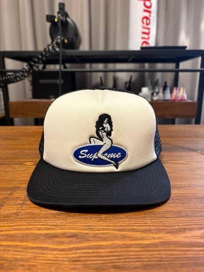 Supreme Pin Up Mesh Back 5-Panel "Black"