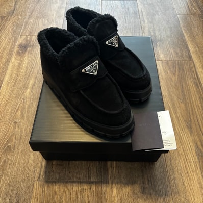 PRADA プラダ ロゴムートンボアブーツ シューズ 1D245N