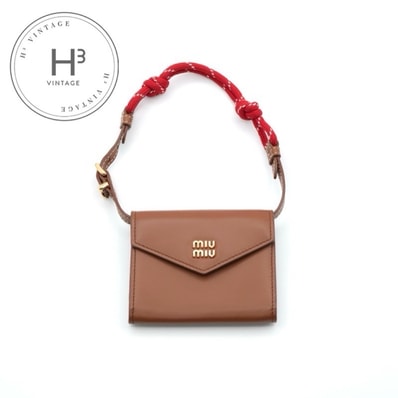 ミュウミュウ MIUMIU 財布 コインケース 小銭入れ ブラウン レッド ゴールド ロゴ コンパクトウォレット ショルダー カードケース