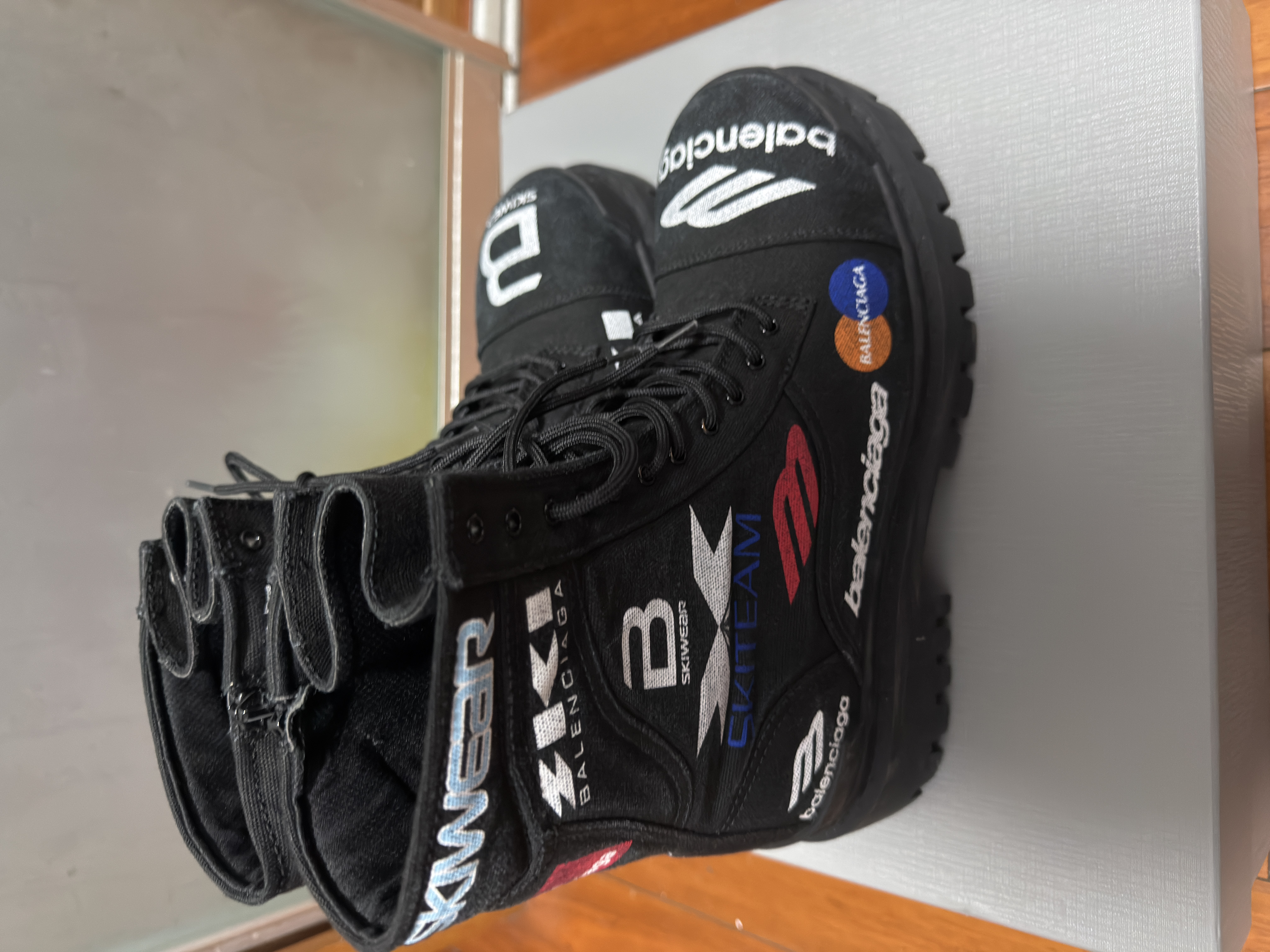 バレンシアガ コンバット ストライク 20mm ブーツ "ブラック" 694042W2H131000