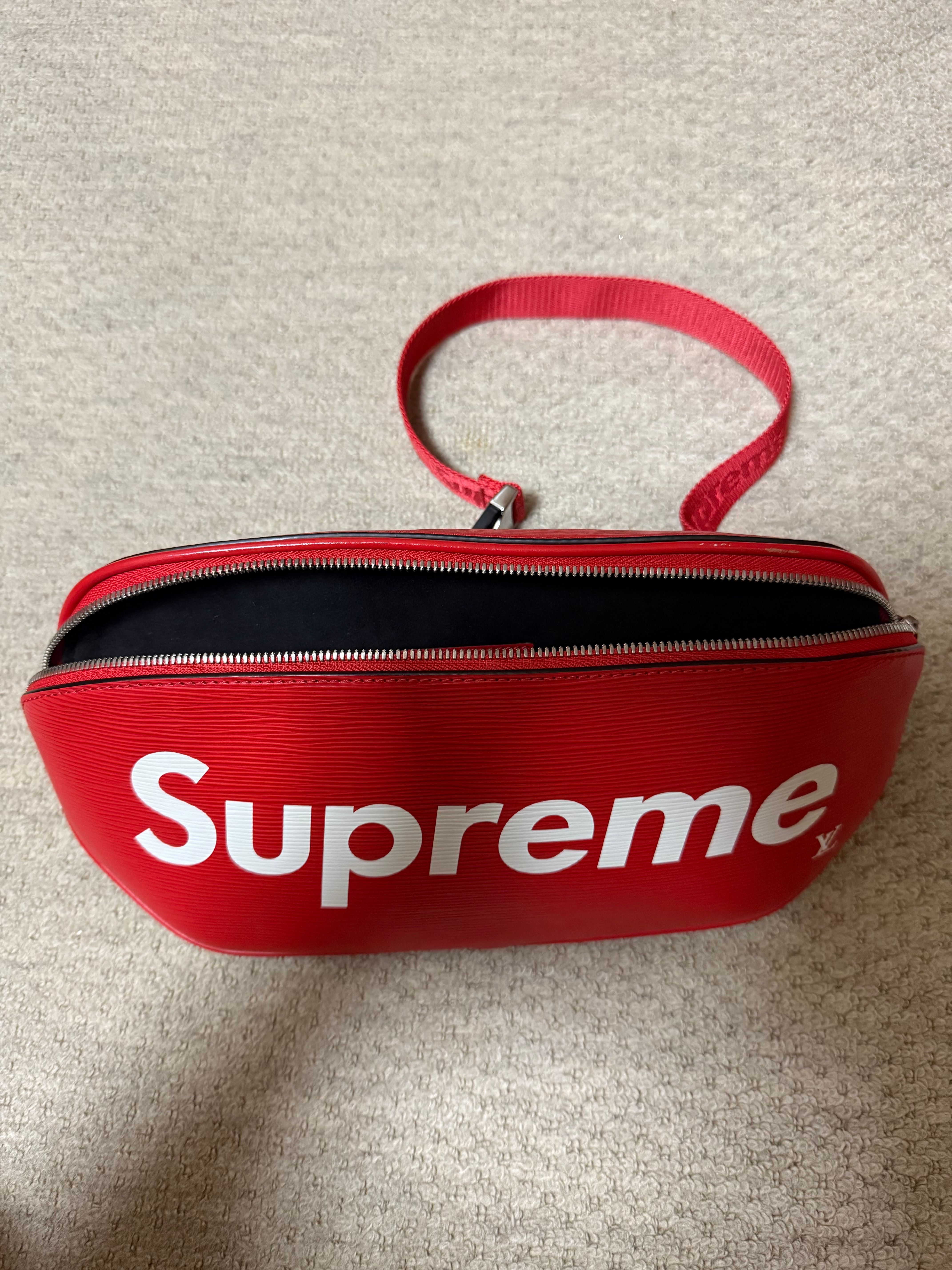 Supreme / Louis Vuitton Bumbag "Red"