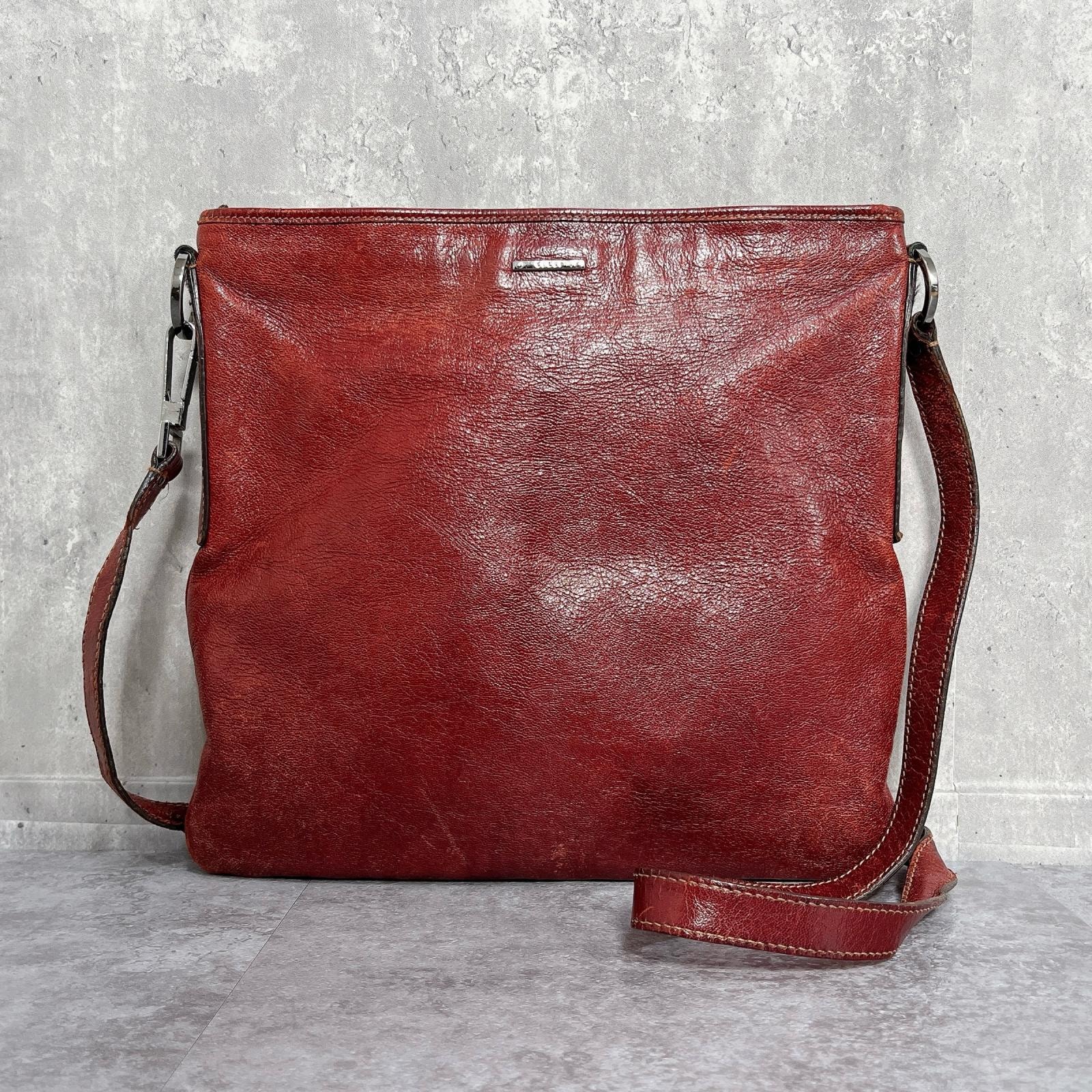 【GUCCI】グッチ オールドグッチ ショルダーバッグ レザー 本革 ワインレッド ロゴプレート シルバー金具 斜め掛け イタリア製 レディース