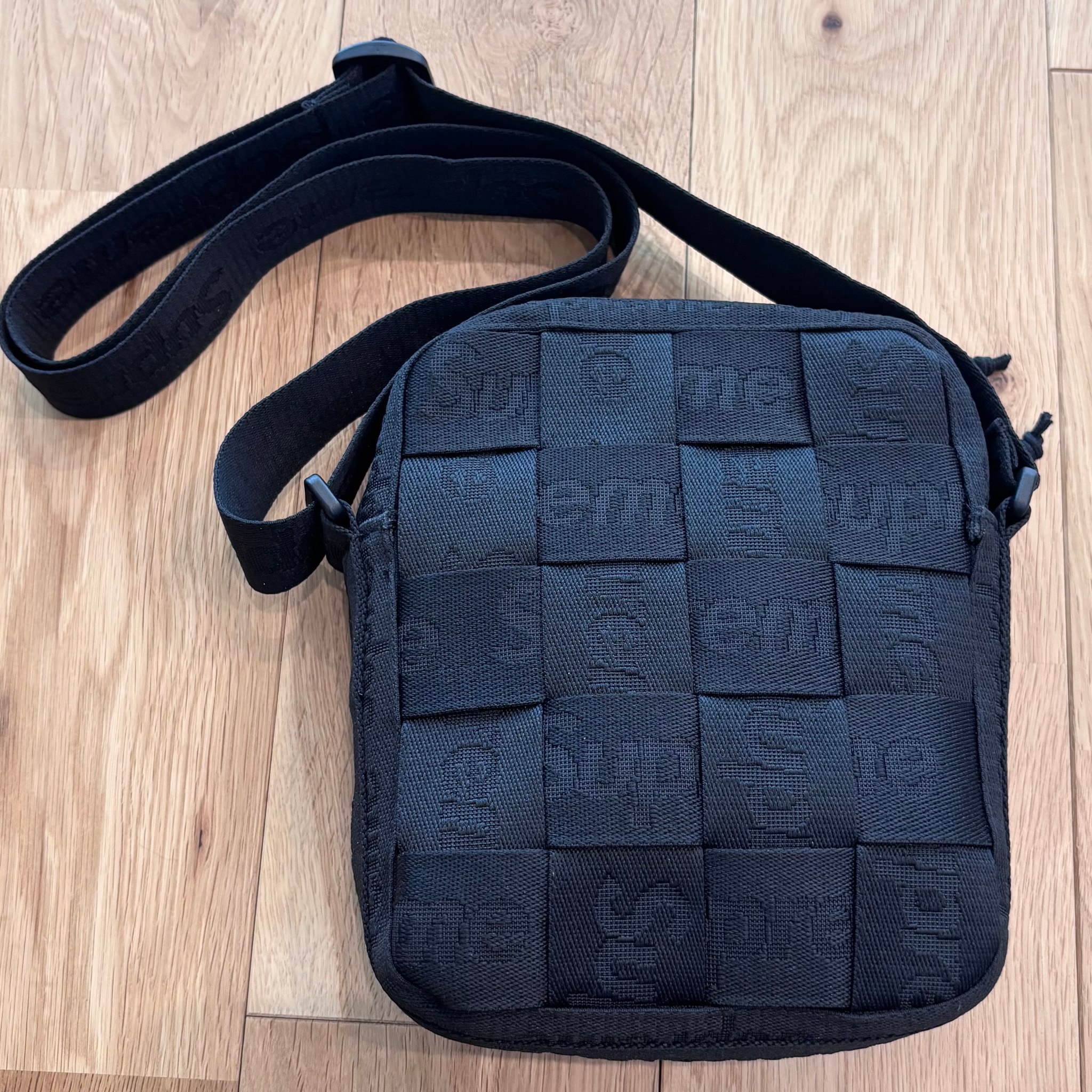 Supreme Woven Shoulder Bag "Black" (24SS)