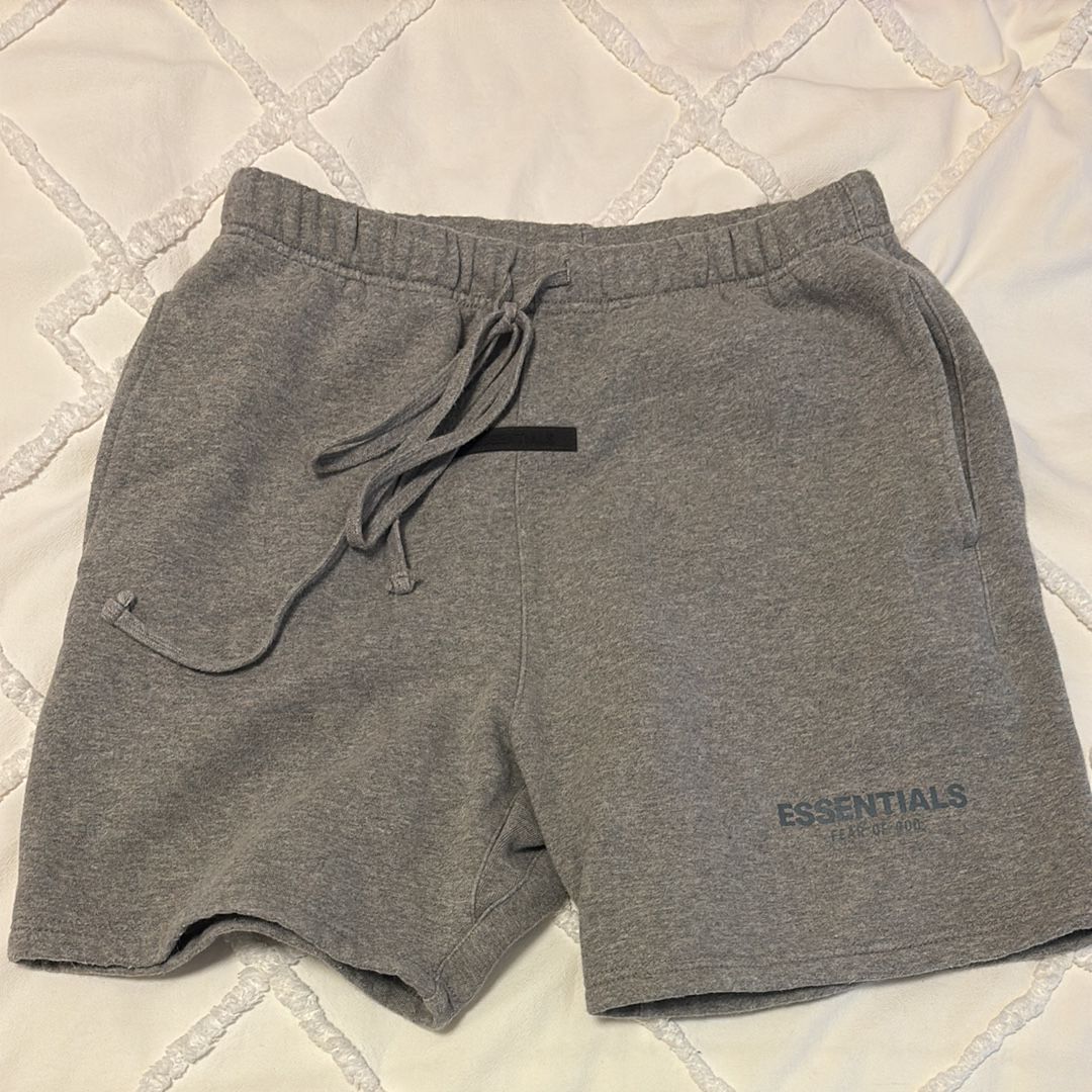 FEAR OF GOD ESSENTIALS SWEATSHORT "Dark Heather Oatmeal"