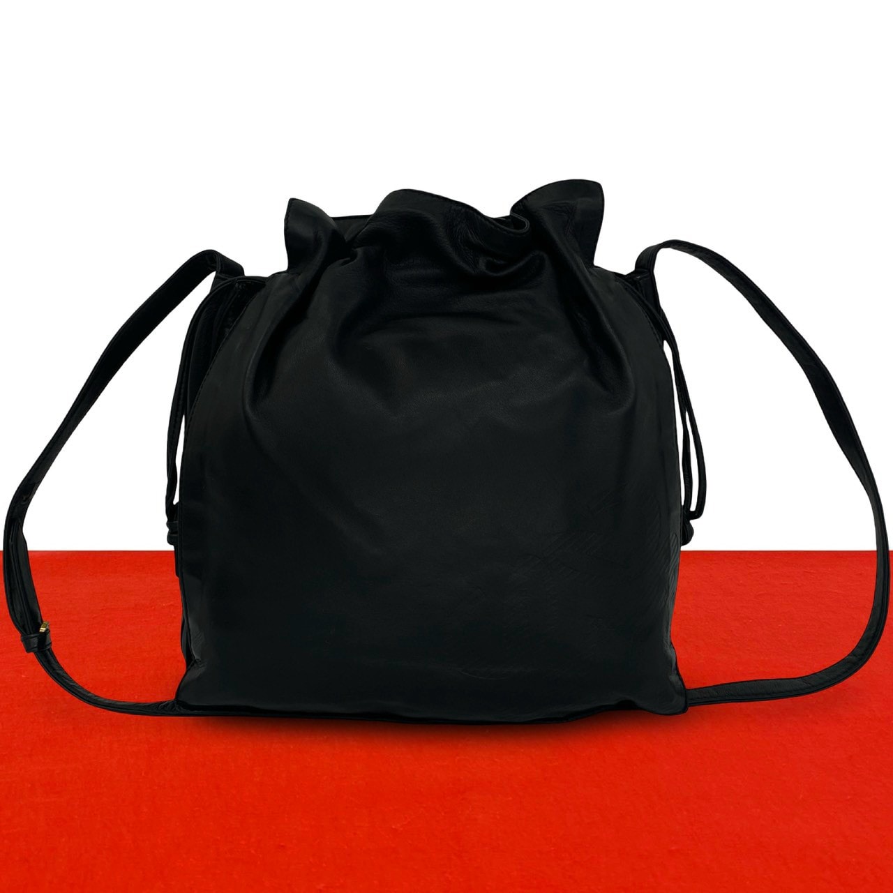 LOEWE ロエベ アナグラム ロゴ レザー ショルダーバッグ ブラック
 67819
