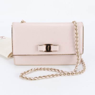 ■美品 サルヴァトーレフェラガモ ヴァラリボンチェーンショルダーバッグ