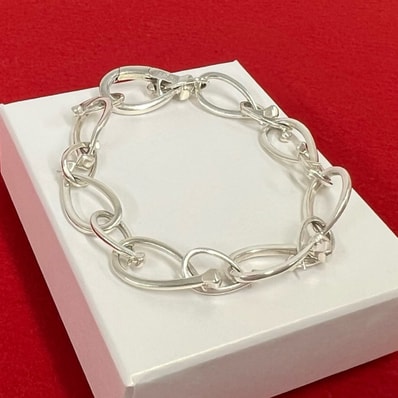 GUCCI グッチ 釘モチーフ シルバー925 ブレスレット シルバー
20940