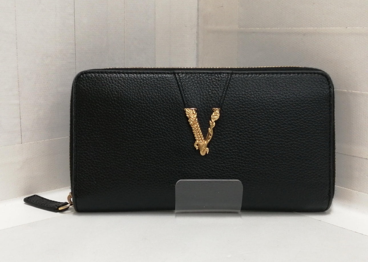 VERSACE
