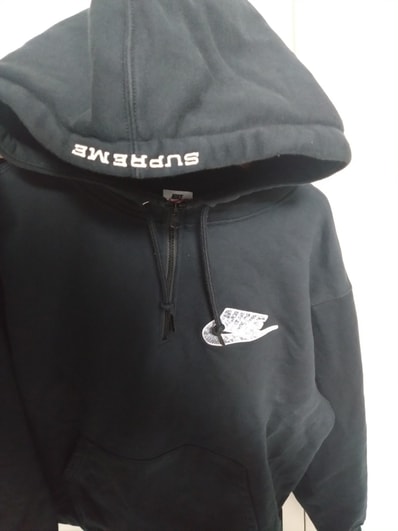 Supreme / Nike® Half Zip Hooded Sweatshirt "Black"