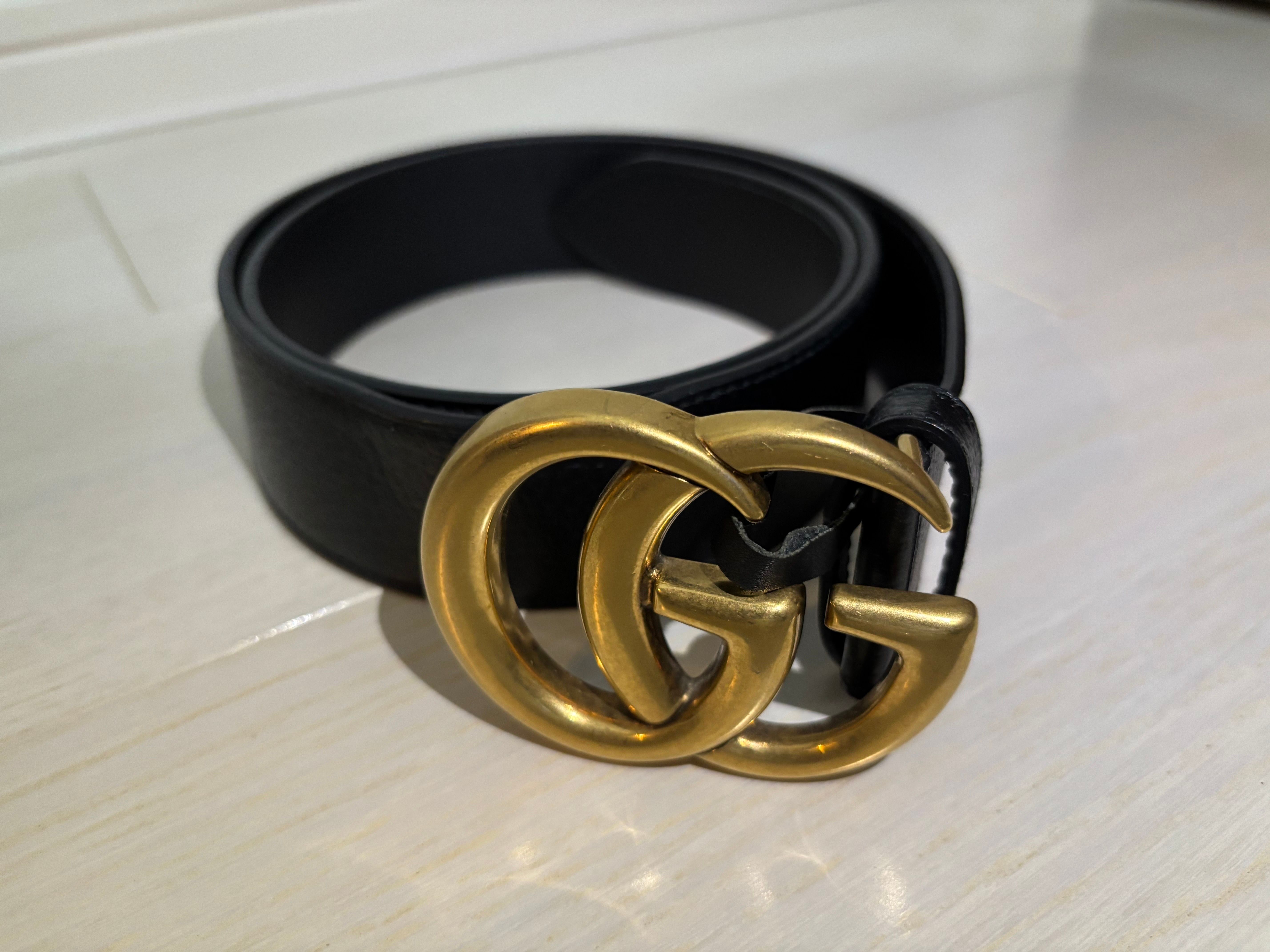 グッチダブルGレザーベルト”ブラック/ゴールド”406831DJ20T1000