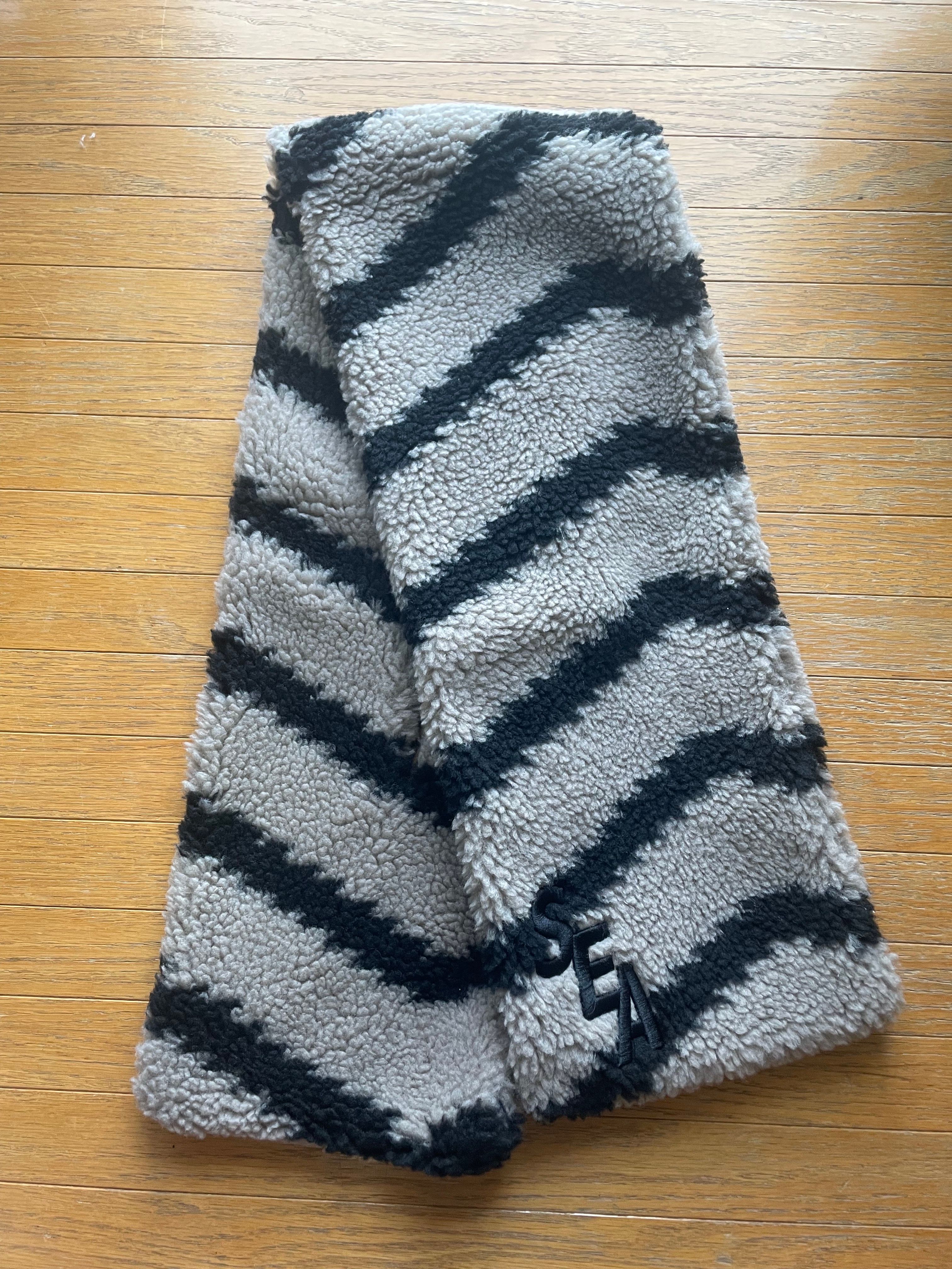 WIND AND SEA x NANGA Boa Fleece Muffler "Beige Border"