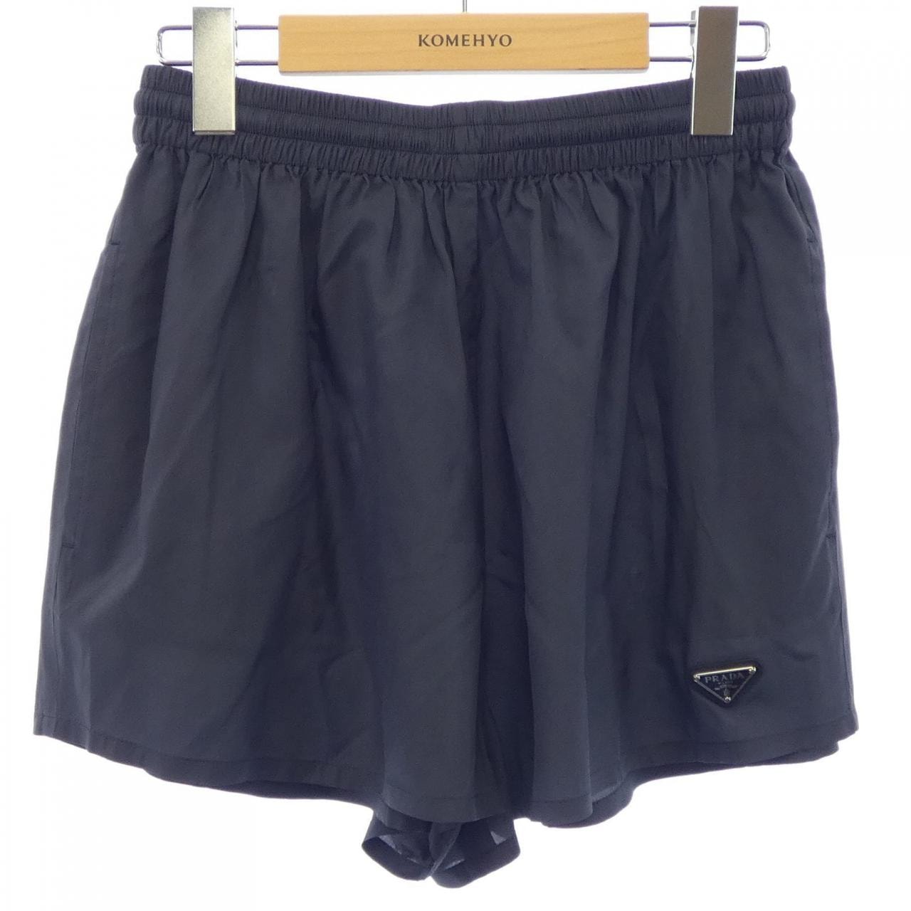 プラダ PRADA トライアングルロゴ P218G S221 10GP ショートパンツ