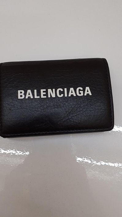 BALENCIAGA