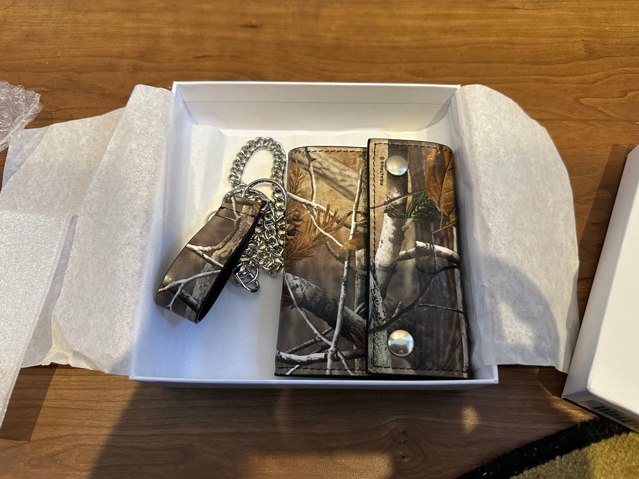 Supreme Leather Chain Wallet (25FW) "Realtree® Hardwoods Camo"