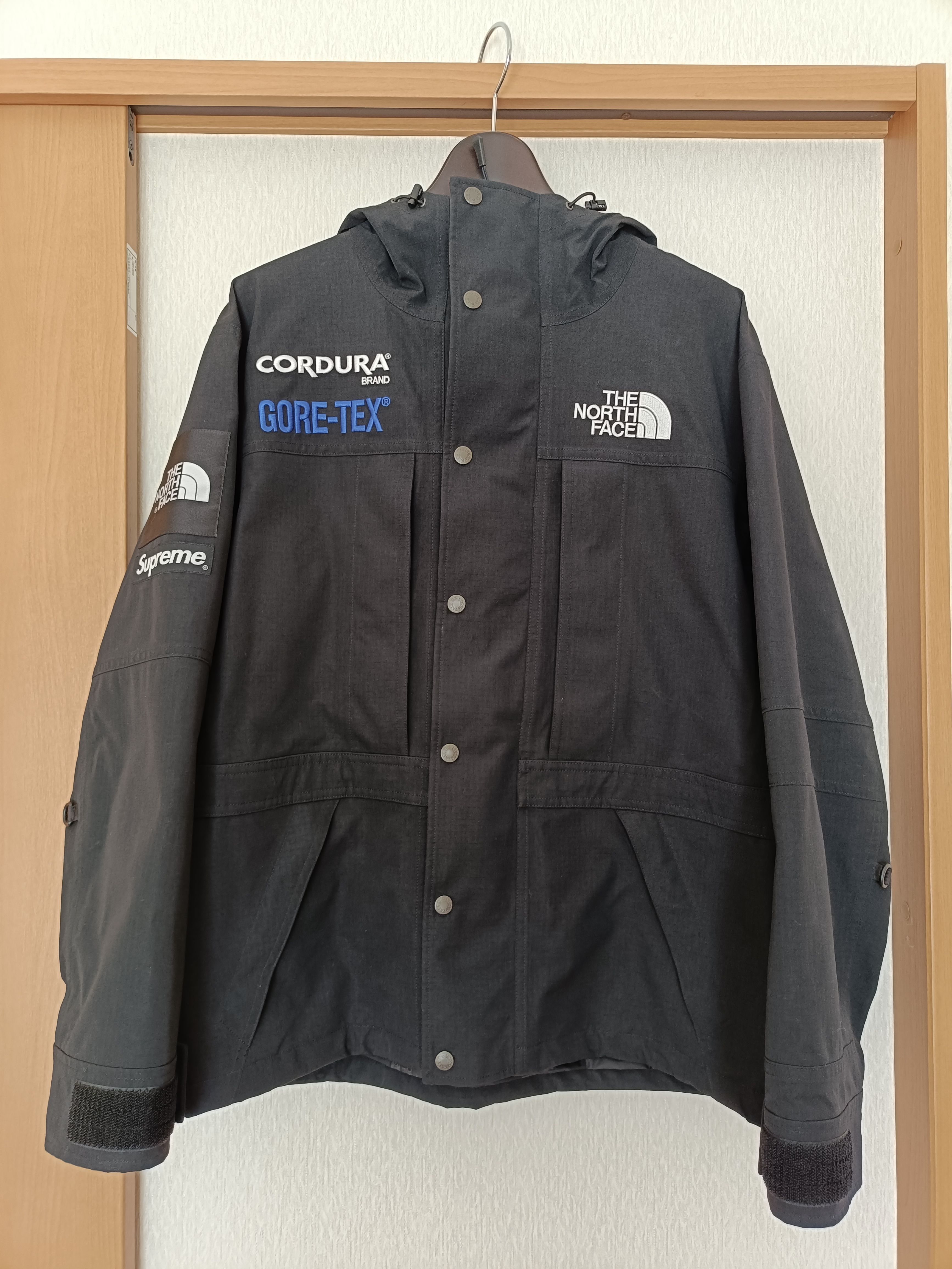 Supreme x The North Face Expedition Jacket "Black"