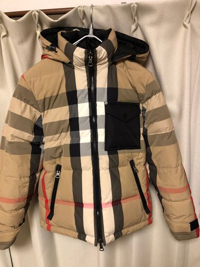 Burberry Reversible Recycle Nylon Jacket ”Beige”