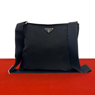 PRADA プラダ 三角ロゴ 金具 ナイロン ショルダーバッグ ブラック
19606