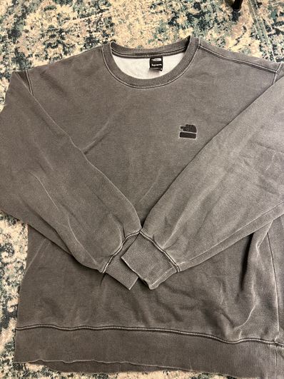 Supreme x The North Face Pigment Printed Crewneck "Black"