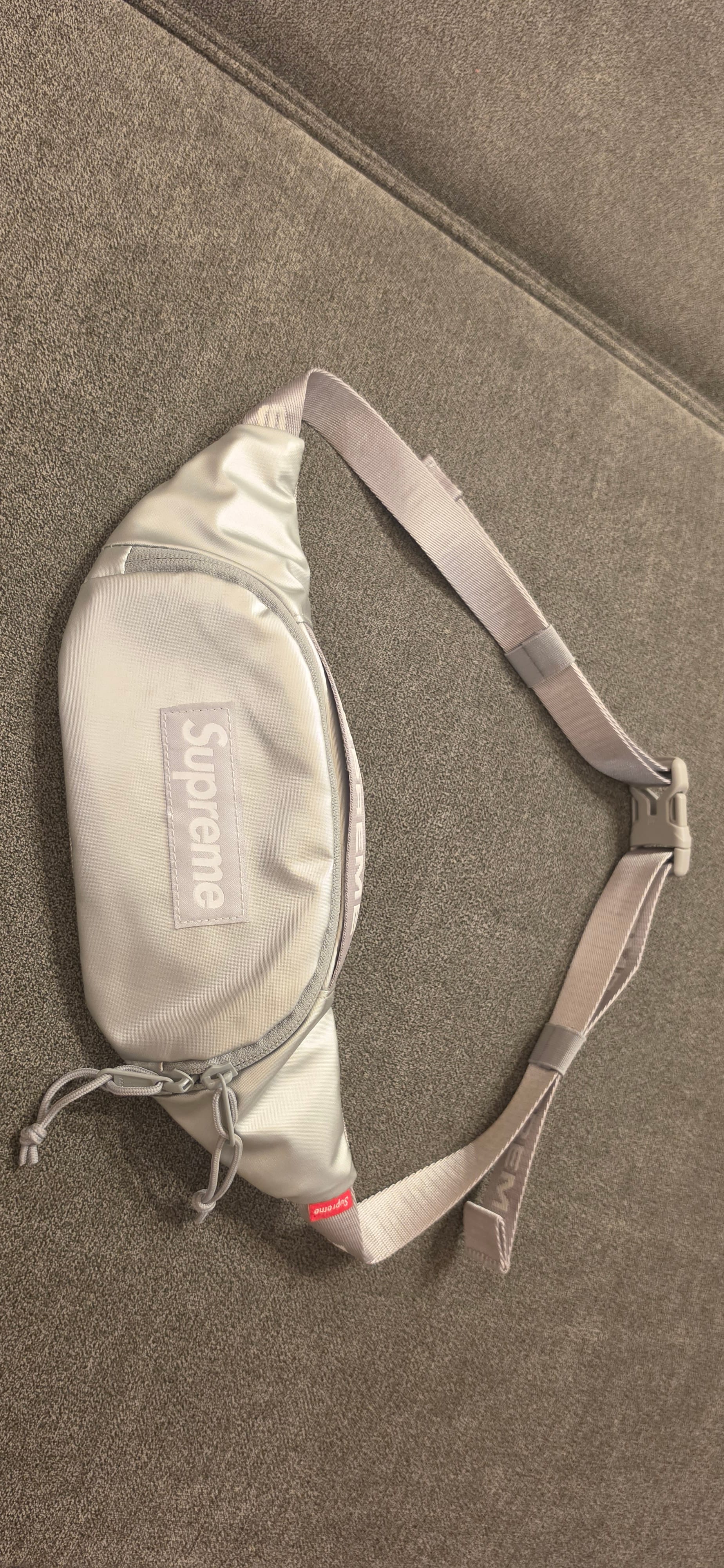 【新品・鑑定済】 Supreme ウエストバッグ ショルダーバッグ Supreme FW22 Small Waist Bag 
