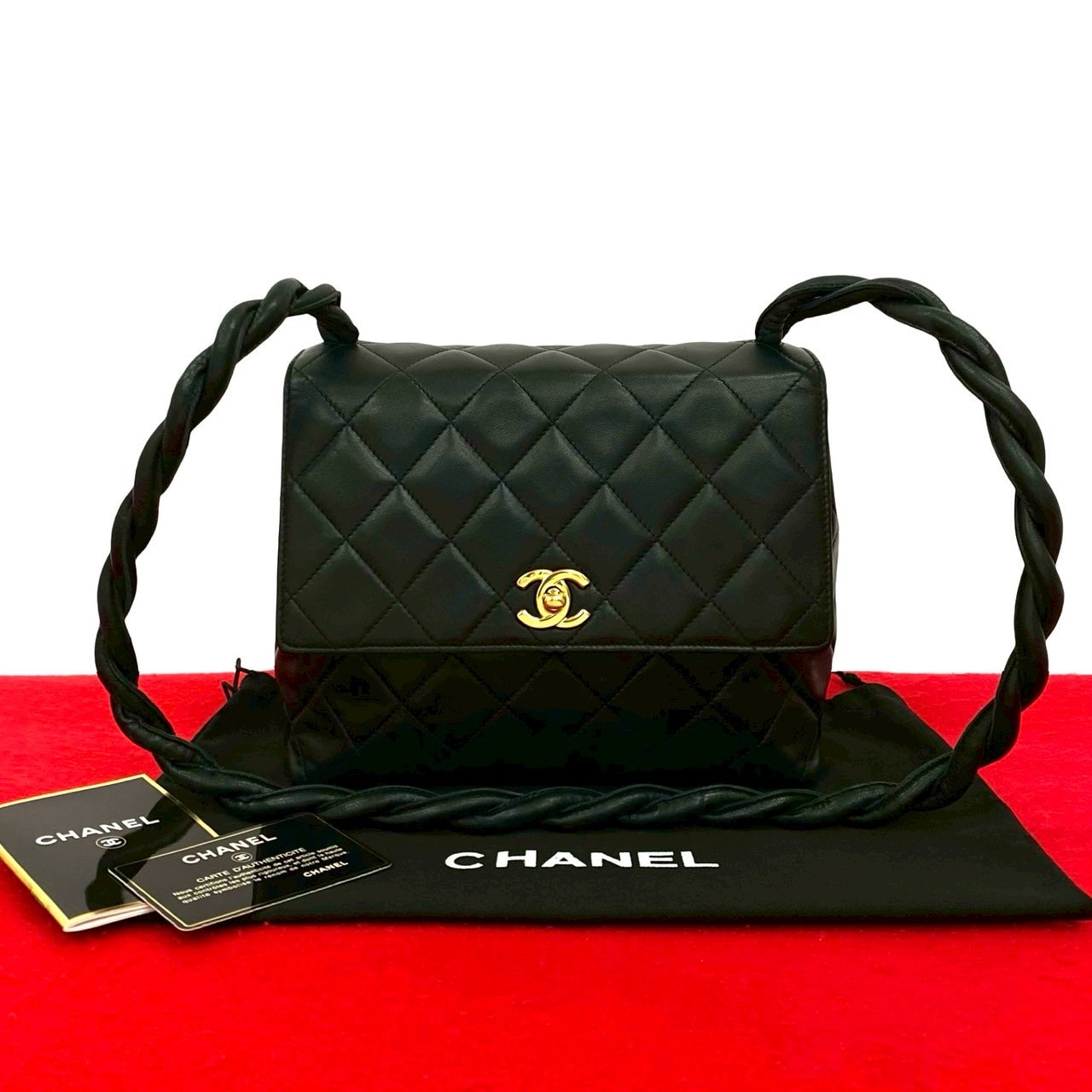 CHANEL シャネル マトラッセ ココマーク ラムスキン ショルダーバッグ ブラック
 32372