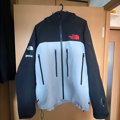 Supreme x The North Face Taped Seam Shell Jacket "Grey"