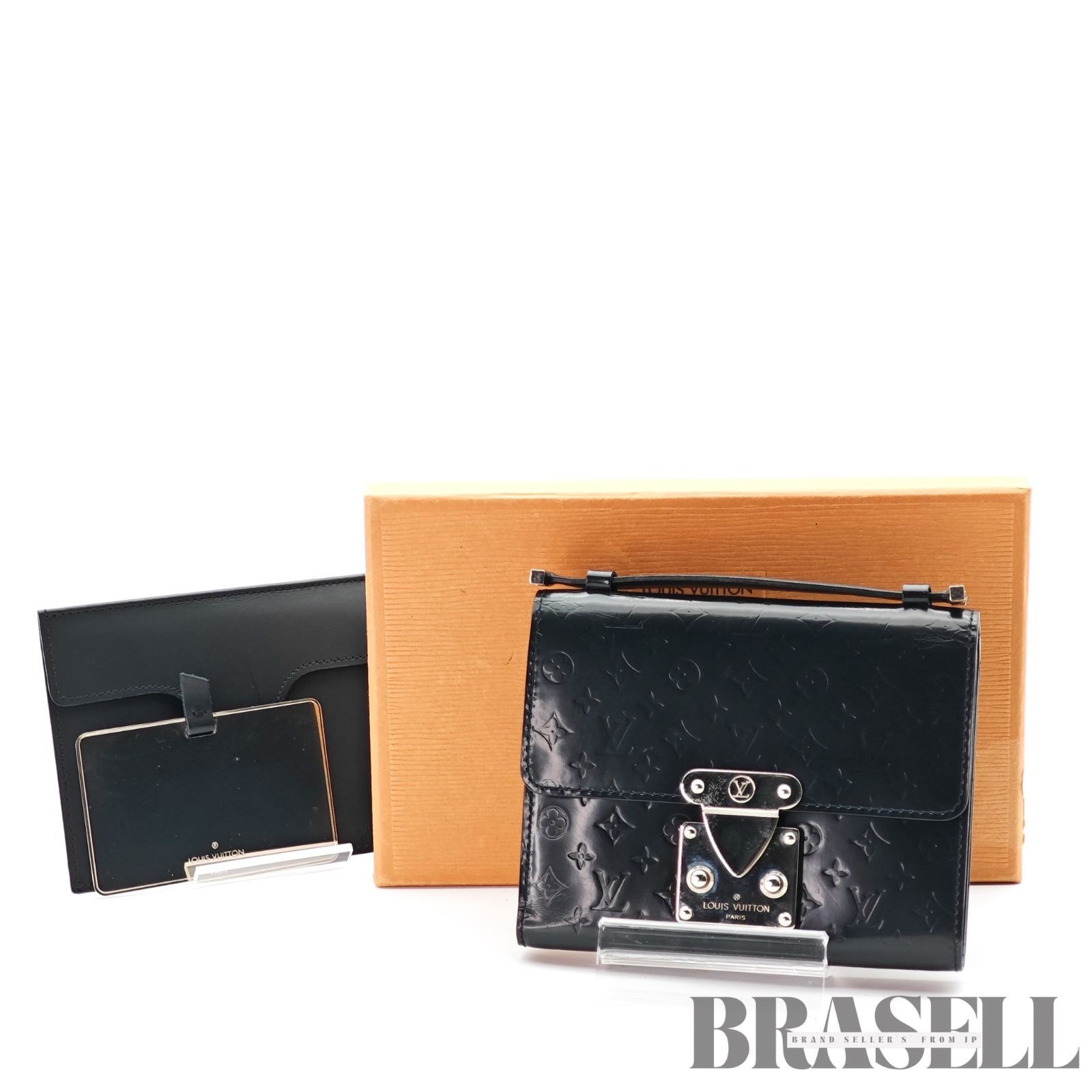 CHANEL シャネル 二つ折り財布 Patent Leather レディース