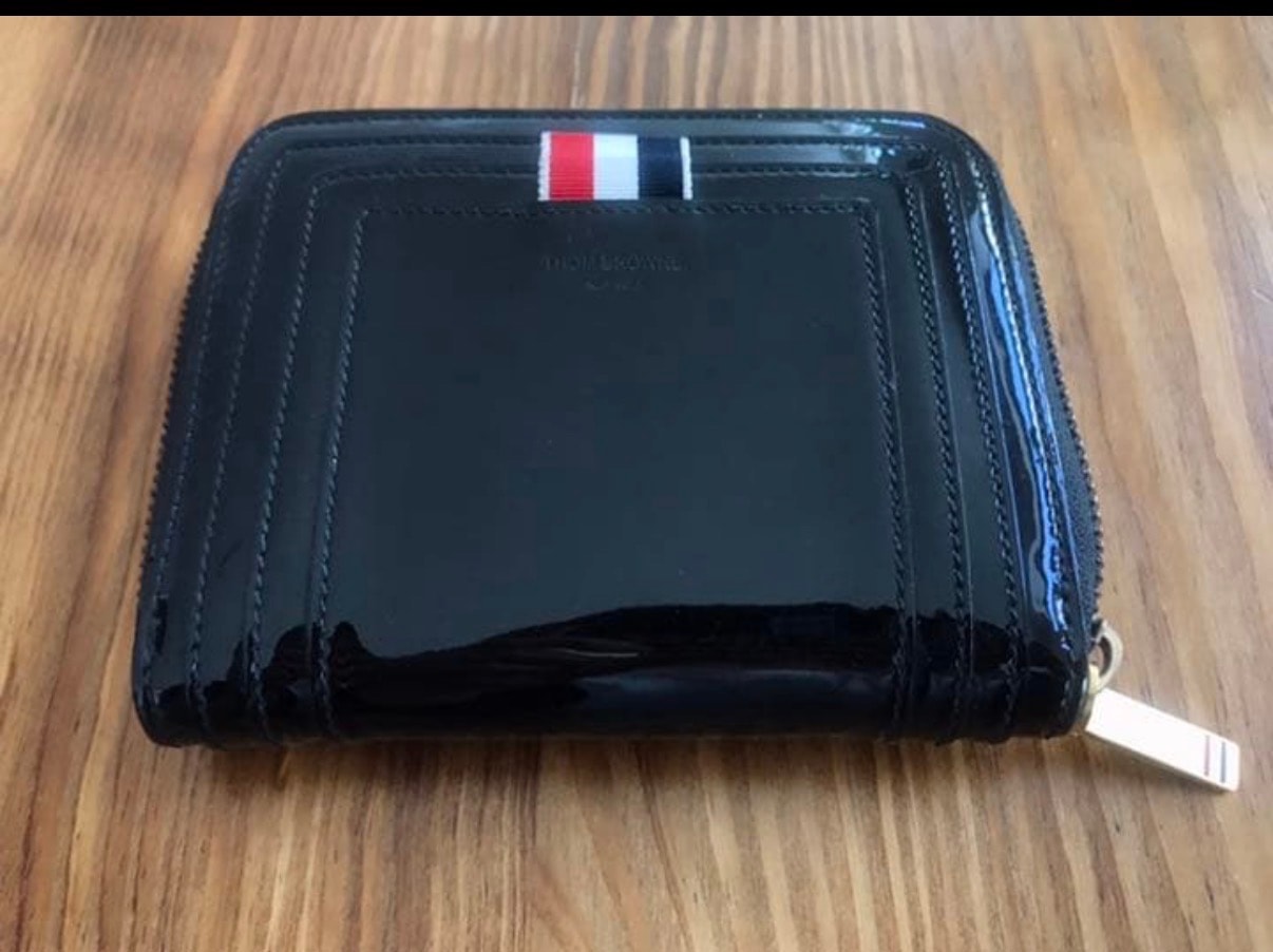 トムブラウン財布 ラウンドファスナー