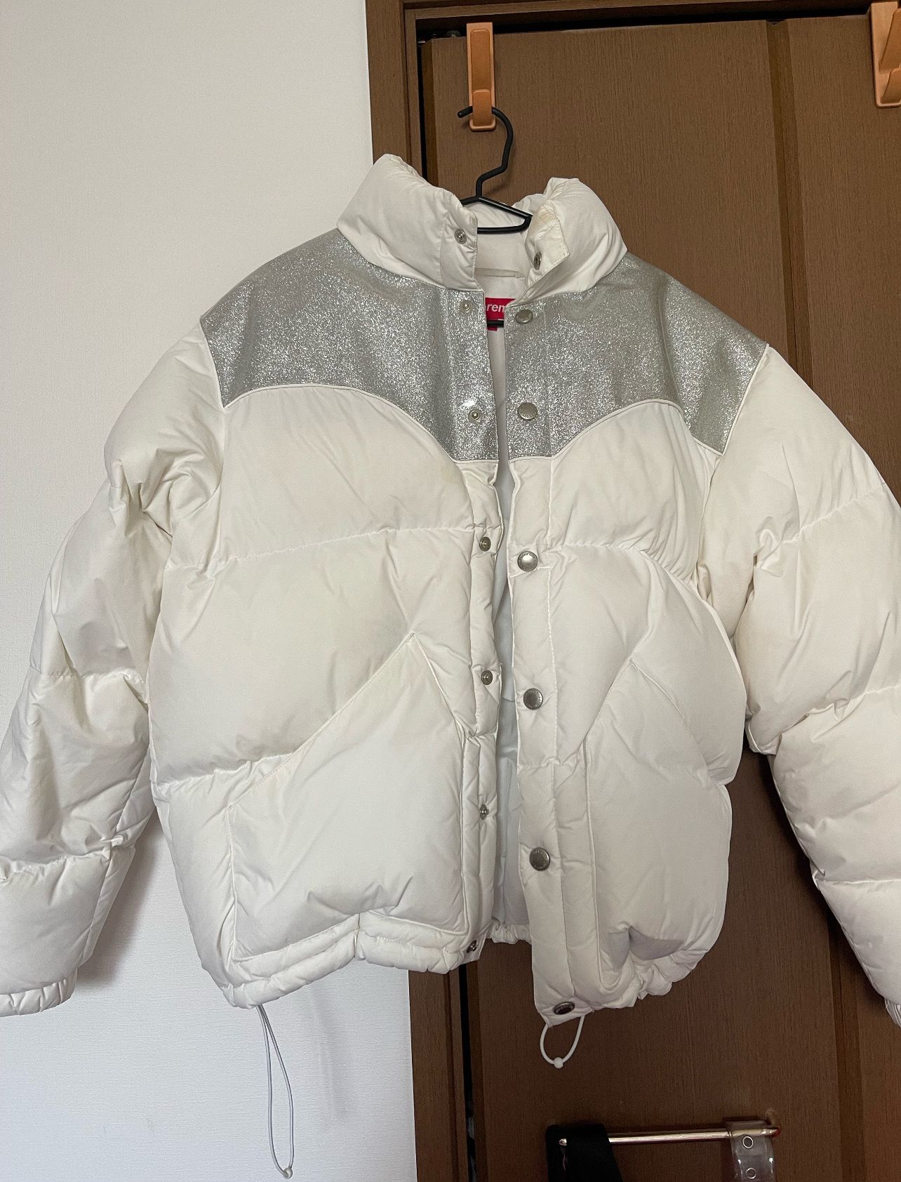 Supreme Glitter Yoke Down Puffer Jacket "White"