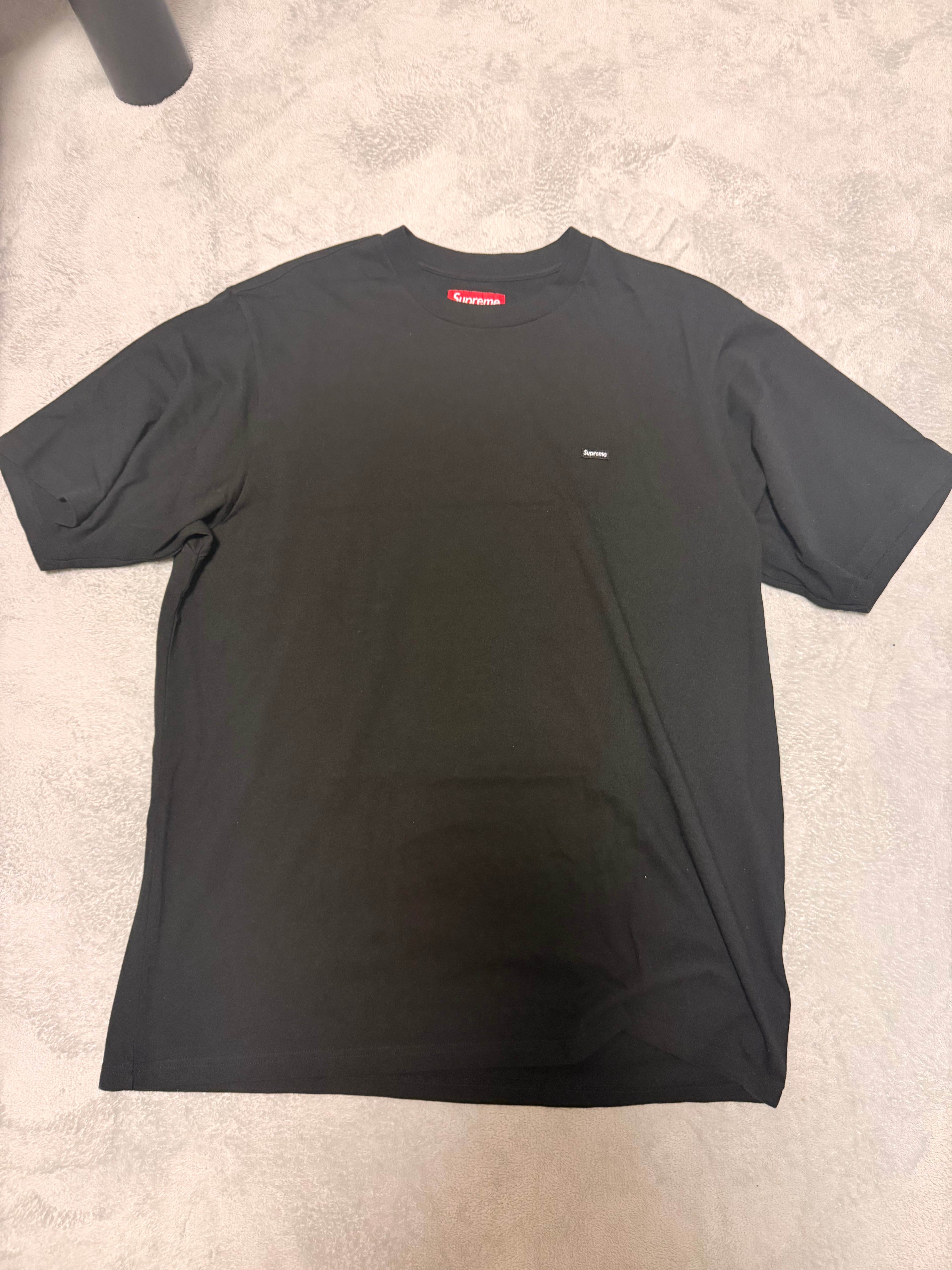 Supreme Small Box Tee 