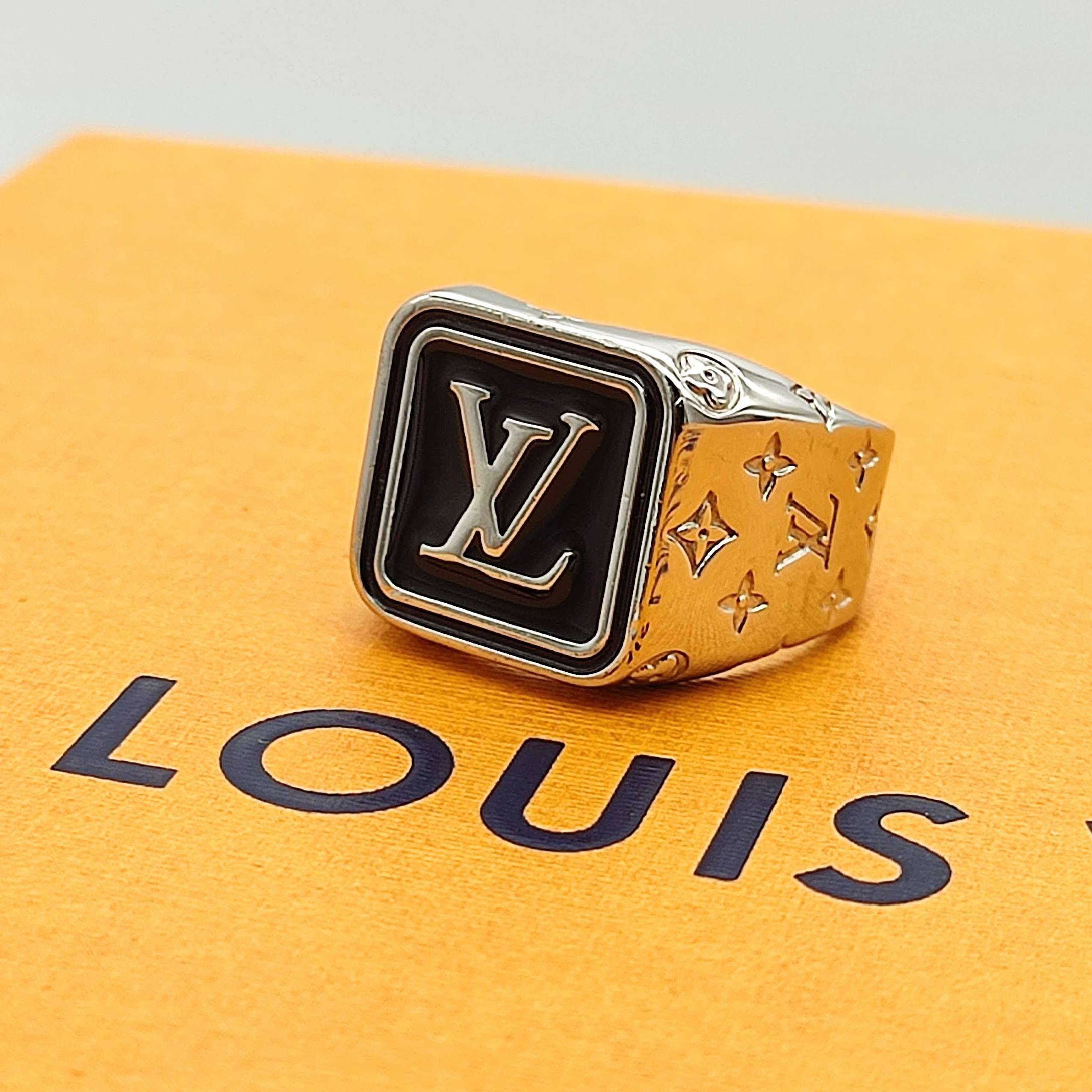 Louis Vuitton Signature Tab Ring