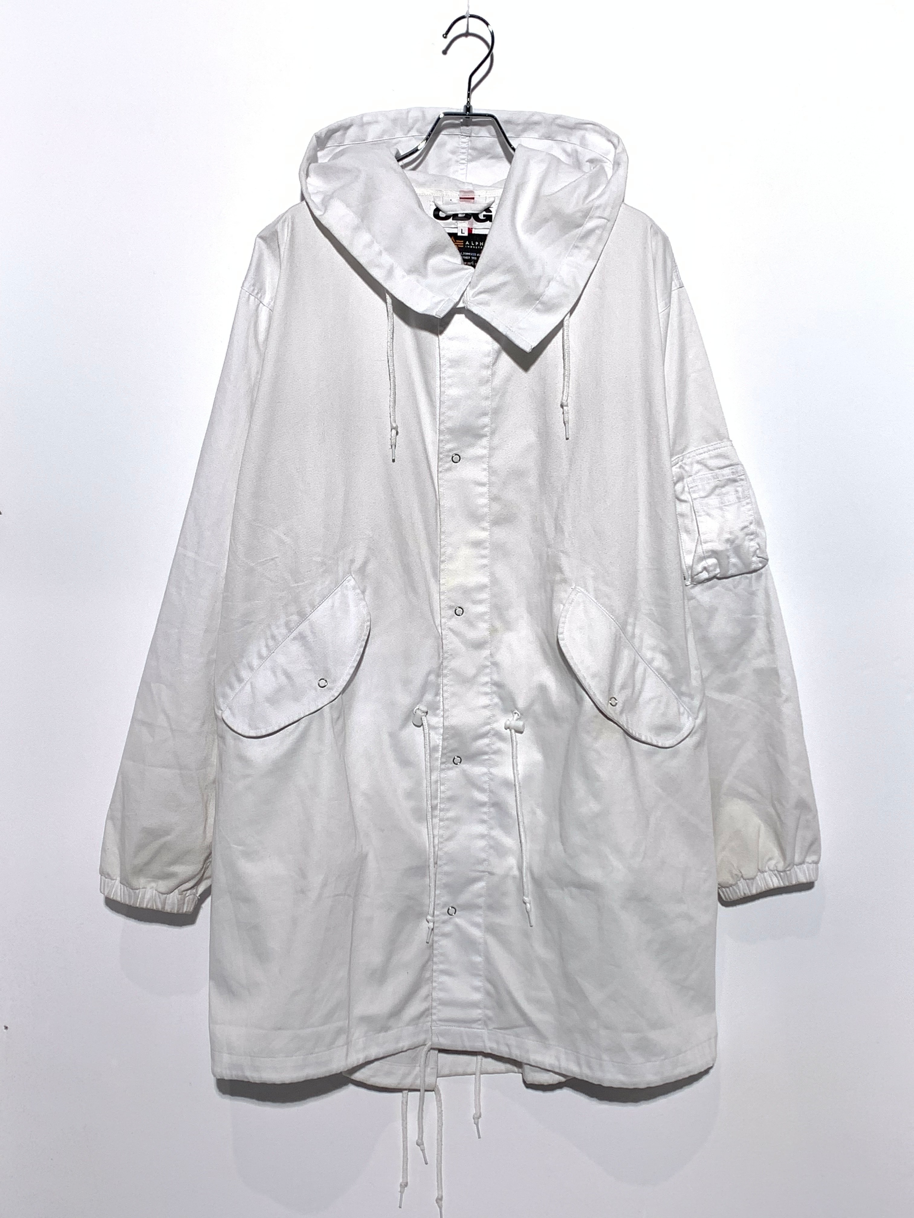 CDG ALPHA FISHTAIL PARKA White