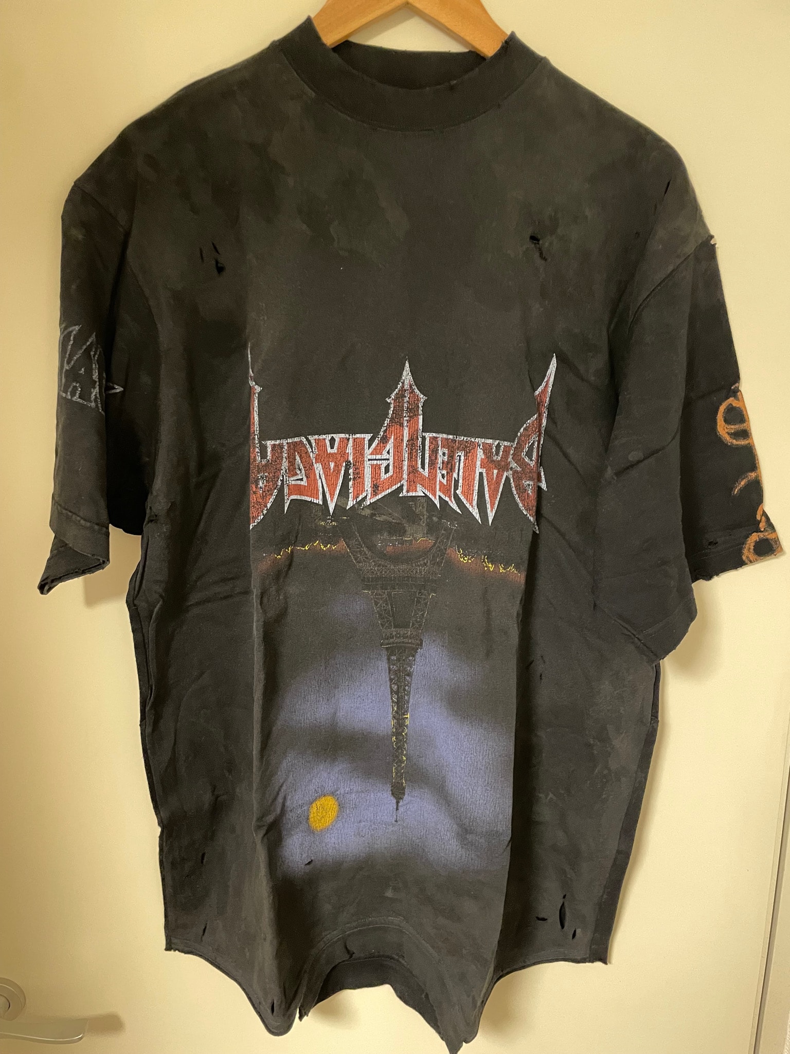 BALENCIAGA Paris Moon Upside Down T-Shirt, Oversized "Black"