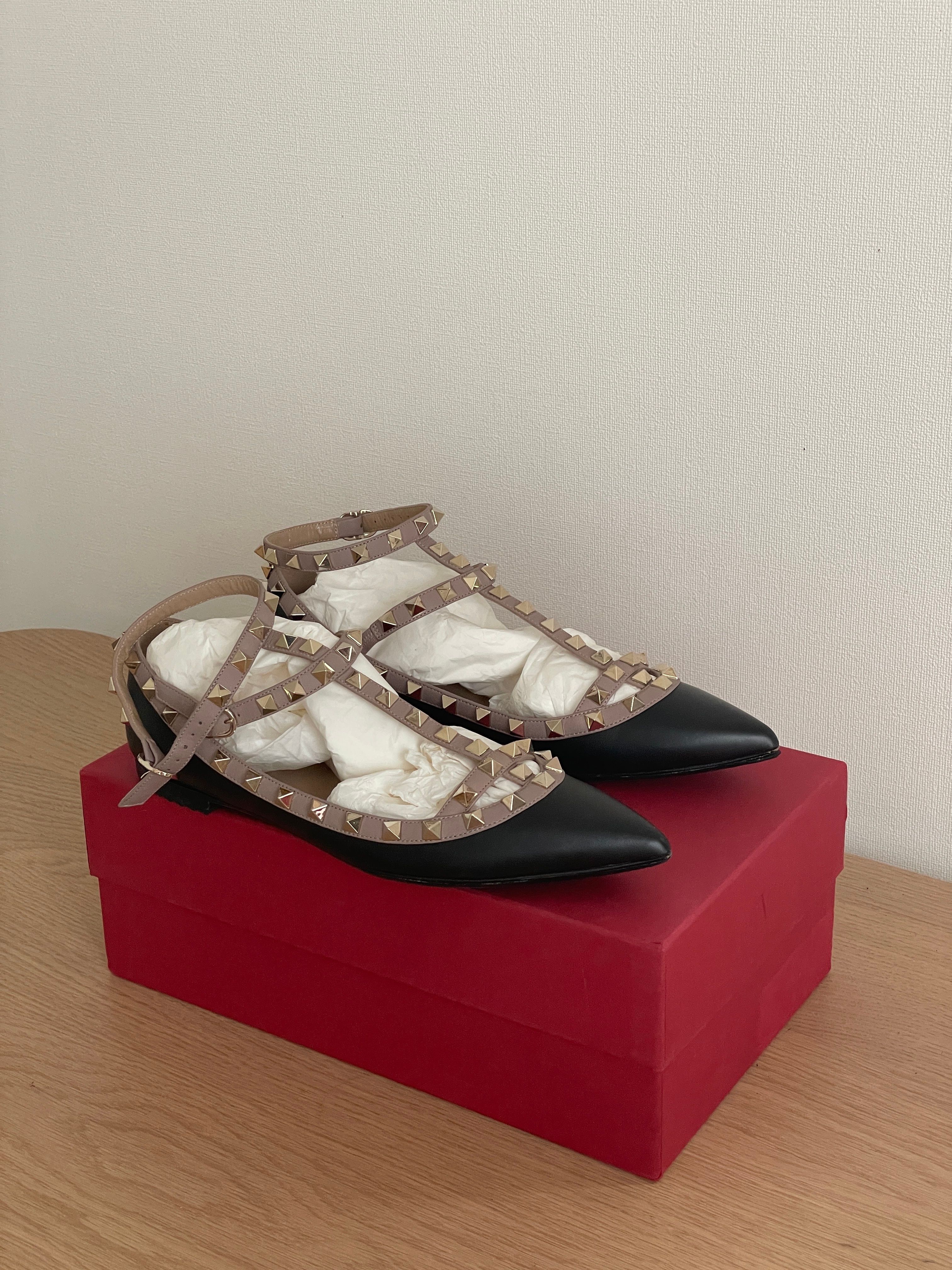 美品VALENTINO スタッズフラットBlack/Pink 25cm/EU38
