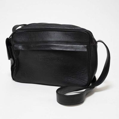 フェラガモ Ferragamo ショルダーバッグ レザー 革 バッグ 黒