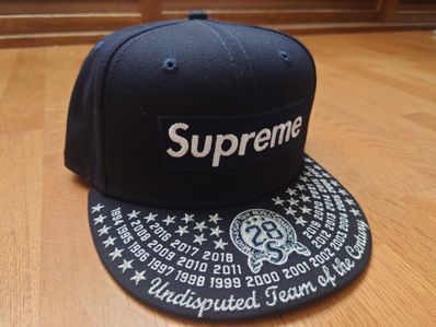 Supreme Undisputed Box Logo New Era "Navy"