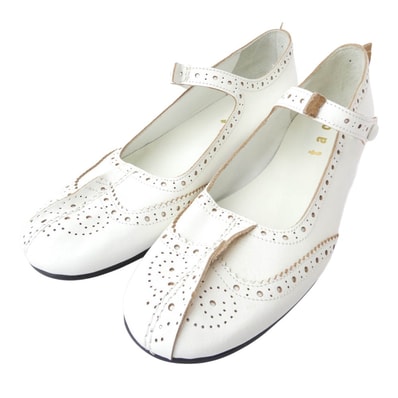 tao COMME des GARCONS タオ コムデギャルソン パンプス 25AW TZ-K108-001 ウィングチップ ストラップ フラットシューズ レザー パンプス ホワイト系 24.5cm【美品】【中古】