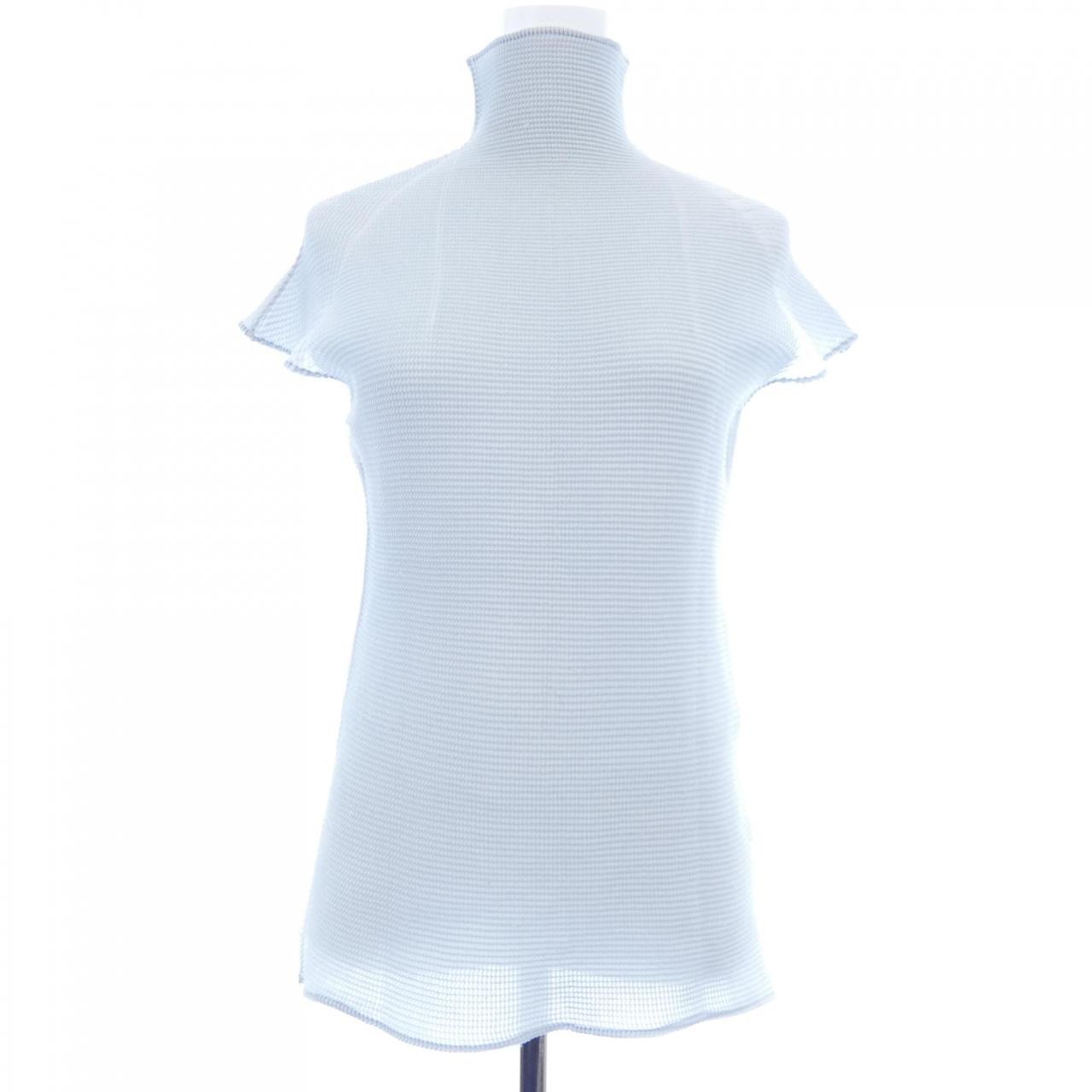 イッセイミヤケ ISSEY MIYAKE トップス